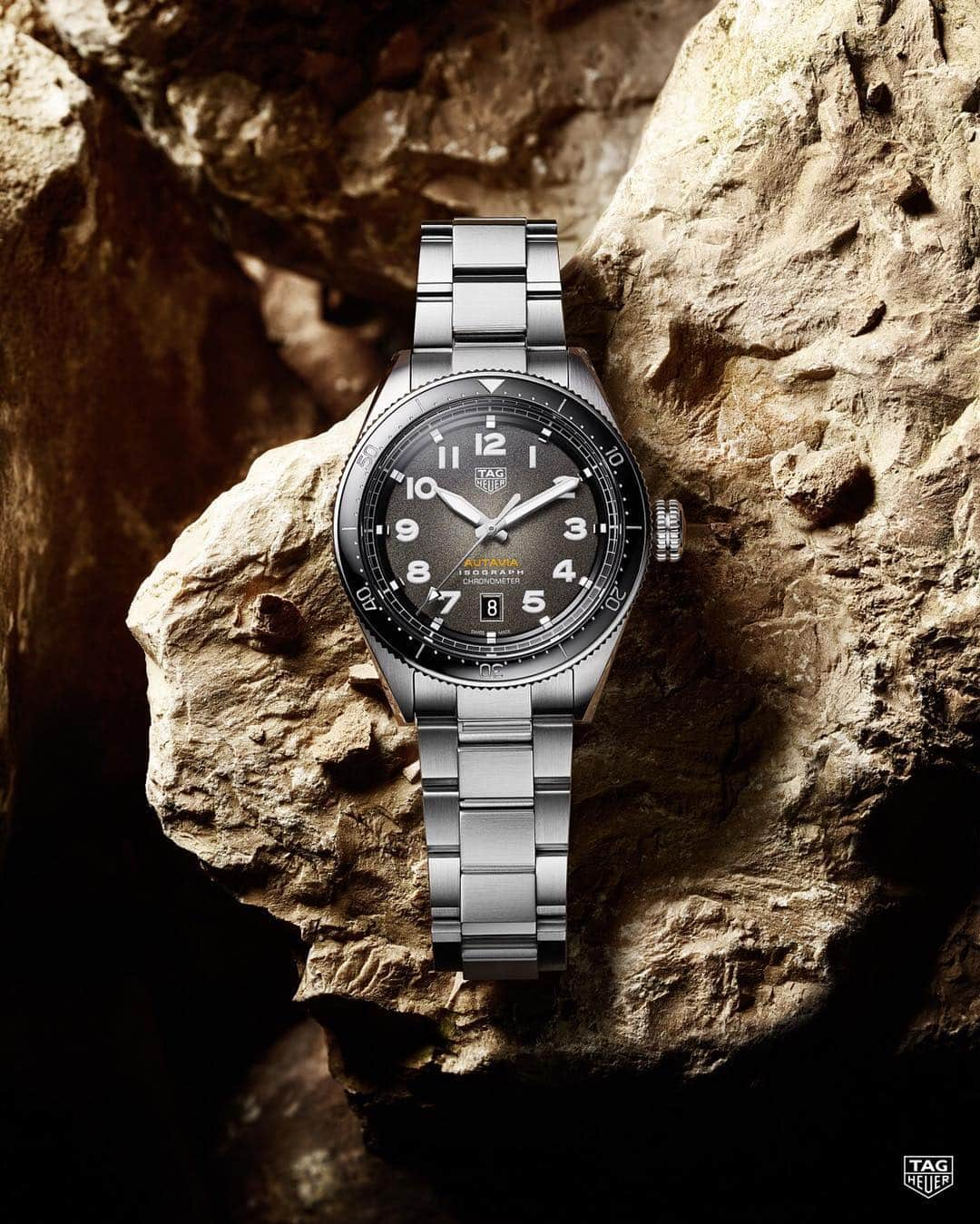 タグ・ホイヤーさんのインスタグラム写真 - (タグ・ホイヤーInstagram)「Continuing the saga of rugged reliability with the new #TAGHeuerAutavia. #Baselworld2019」3月25日 23時32分 - tagheuer