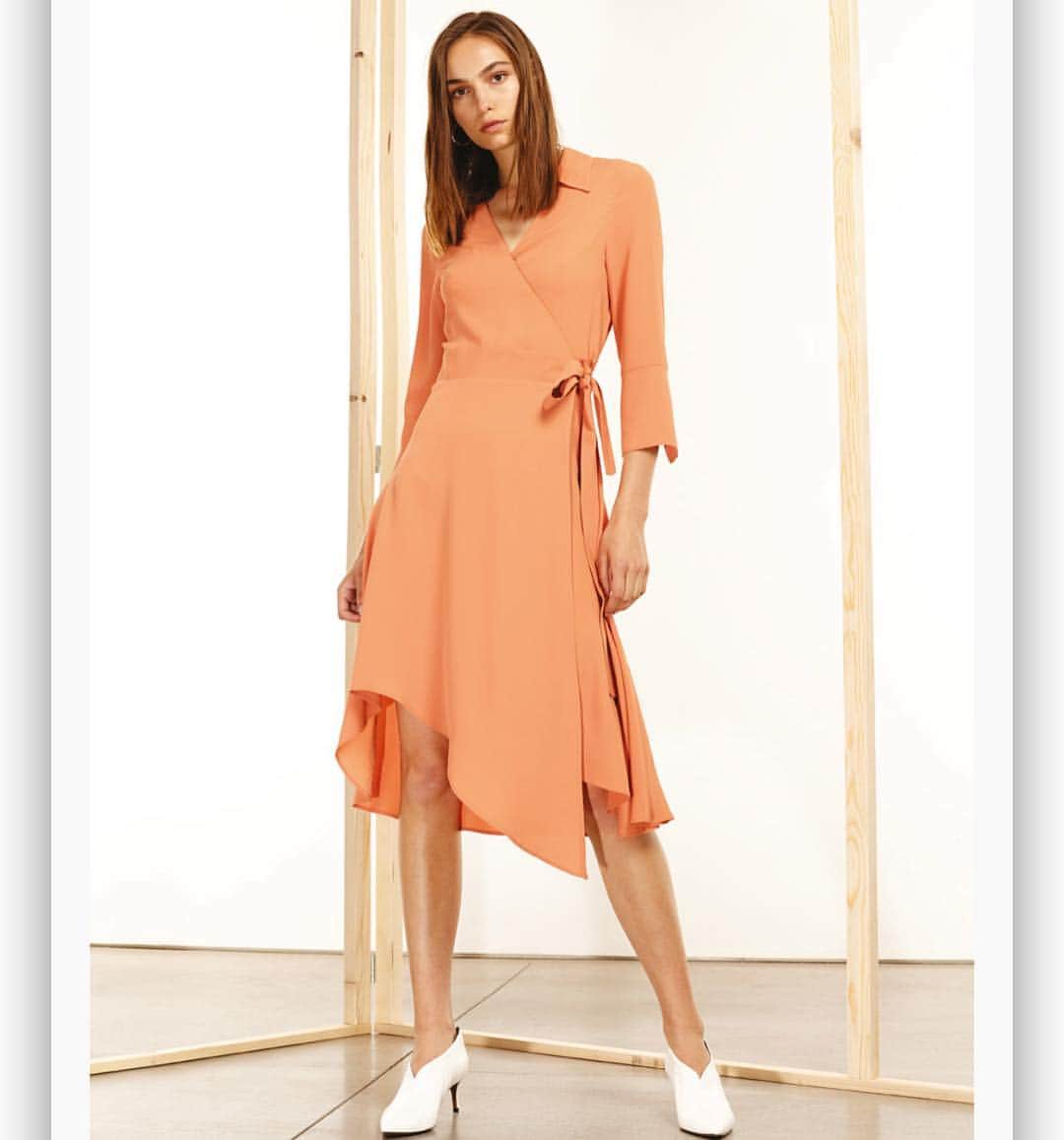 ゴータのインスタグラム：「#sunset#orange#desert#sunsettrip#spring#gothaitalia#inlove#knitwear#newcollection#ss19」