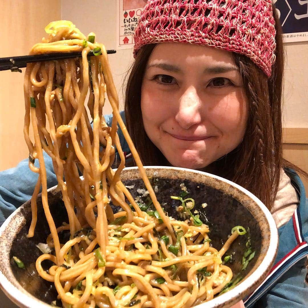 アンジェラ佐藤さんのインスタグラム写真 - (アンジェラ佐藤Instagram)「今日の夜ご飯は『大衆串横丁てっちゃん』で食べた台湾まぜそば〜ヾ(●´∇｀●)ﾉ  MEN-EIJIのコラボ麺なーり。  #アンジェラ佐藤 #大衆串横丁てっちゃん #大通り #台湾まぜそば #ヒンナヒンナ #YouTubeの大衆串横丁てっちゃんの串揚げ大食い動画も見たってちょ」3月25日 23時40分 - angela_satou