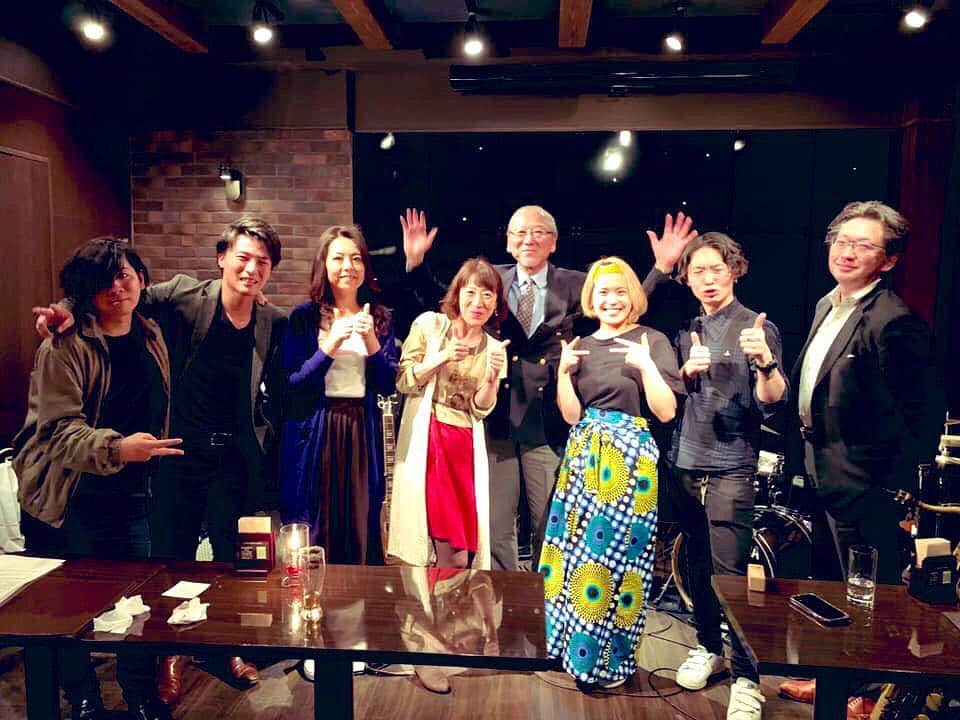 岡田真帆のインスタグラム：「‪ライブ@ウァンダーウォール！ありがとうございました！‬ ‪次回は4/3、赤坂ジーズバー！！‬」