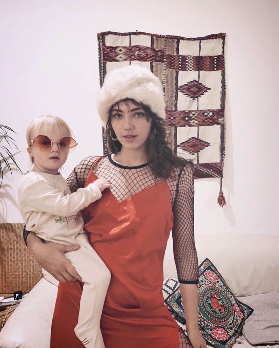 Amelia Zadroのインスタグラム：「‘When a Millus came to live with The Diz’ 🐉」