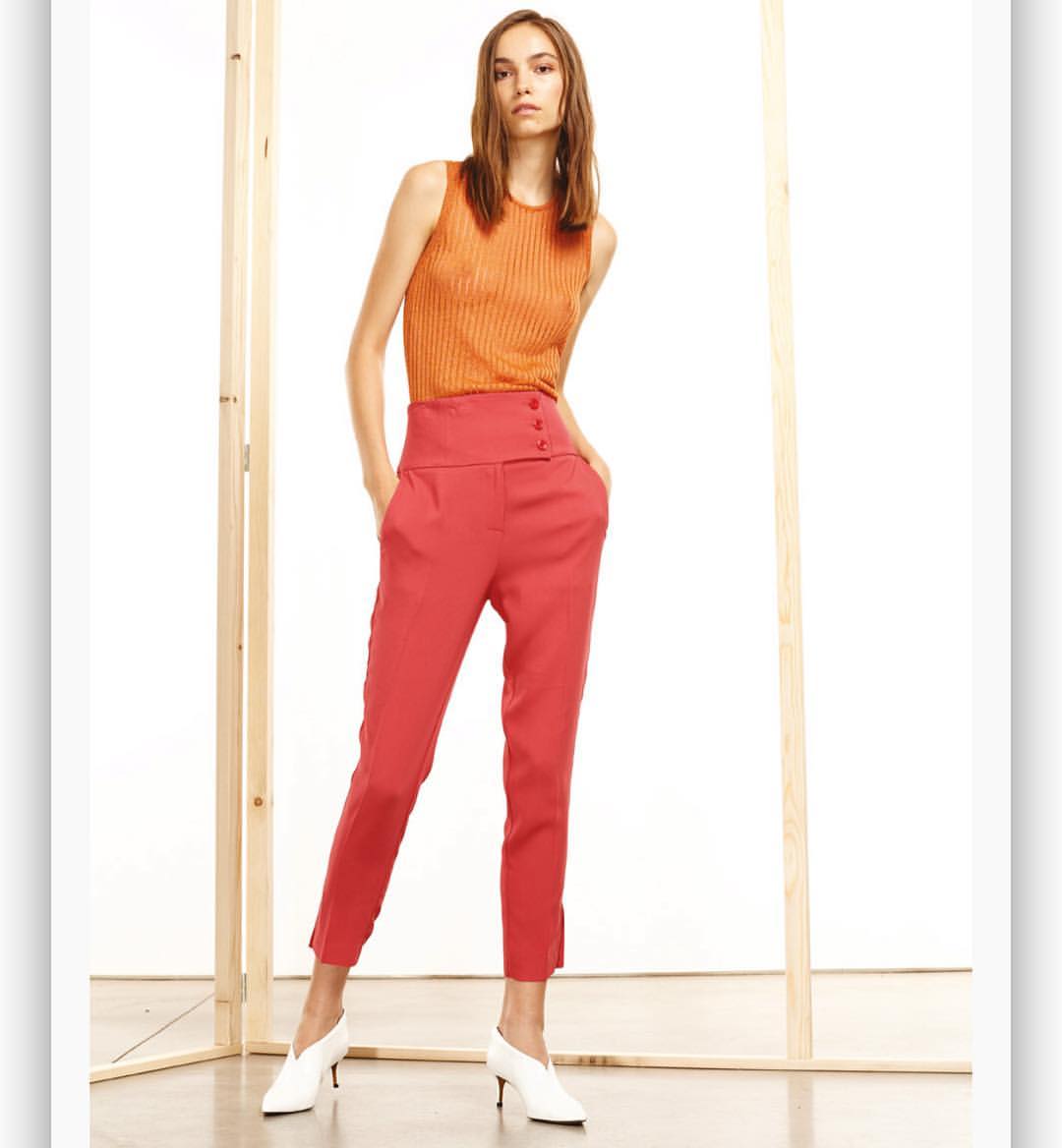 ゴータのインスタグラム：「#sunset#orange#desert#sunsettrip#spring#gothaitalia#inlove#knitwear#mood#totallook#share#fashion#newcollection#ss19」