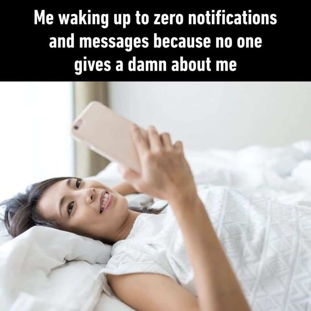 9GAGさんのインスタグラム写真 - (9GAGInstagram)「And I can comfortably not mute my phone anytime, anywhere⠀ #text #sleep #morning #9gag」3月26日 0時00分 - 9gag