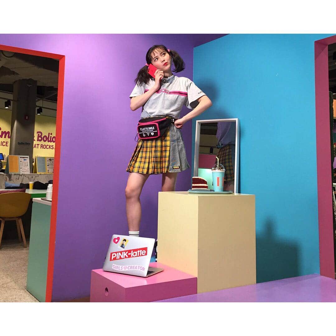 秋田汐梨さんのインスタグラム写真 - (秋田汐梨Instagram)「・ 韓国🇰🇷ラテ🤙 #pinklatte」3月25日 23時56分 - shiori_akita319official