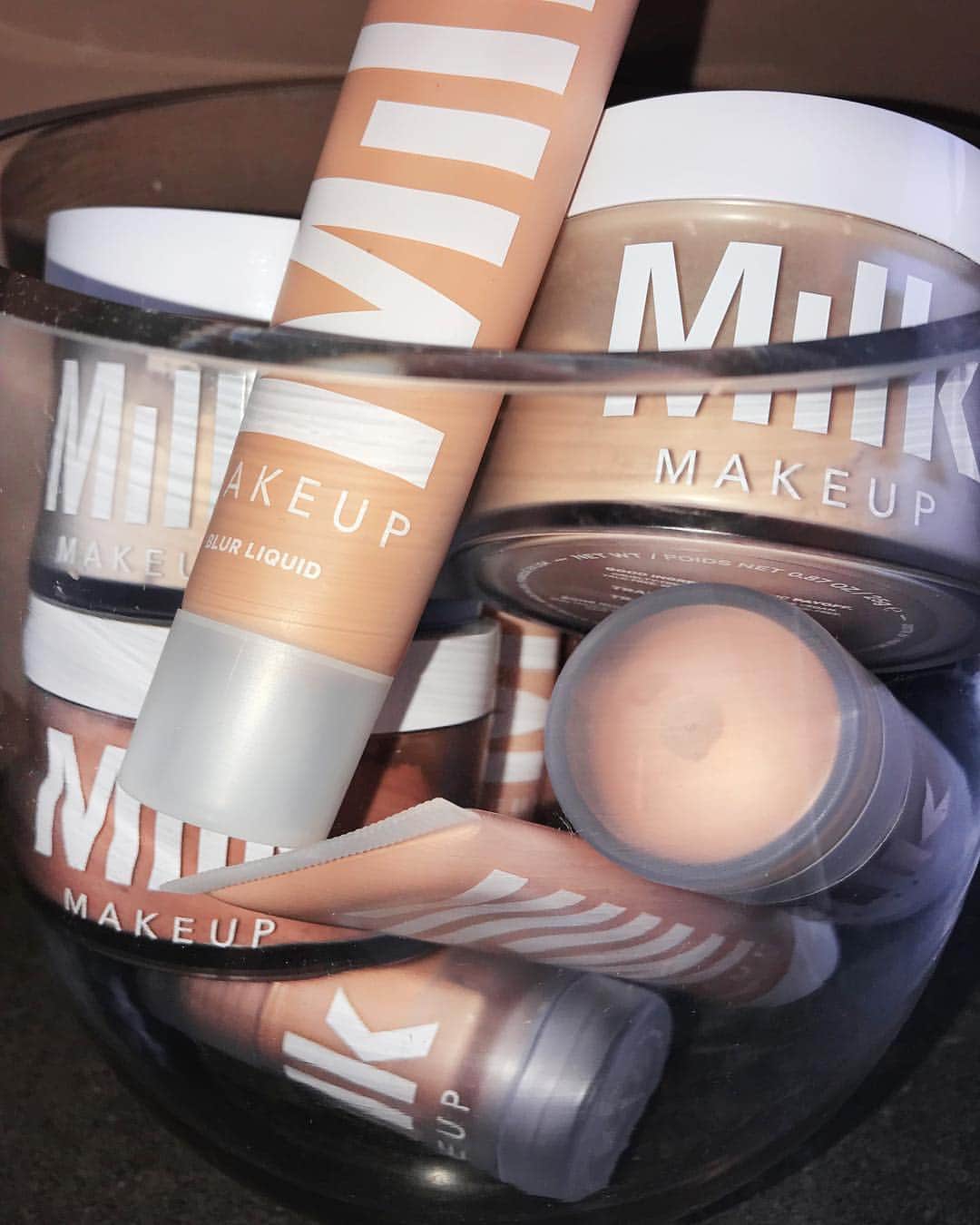 Milk Makeupさんのインスタグラム写真 - (Milk MakeupInstagram)「Blurring away all our weekend decisions like 🌪 - What kinda trouble u get into this weekend?  We wanna hear 😉👇🏽」3月26日 0時16分 - milkmakeup