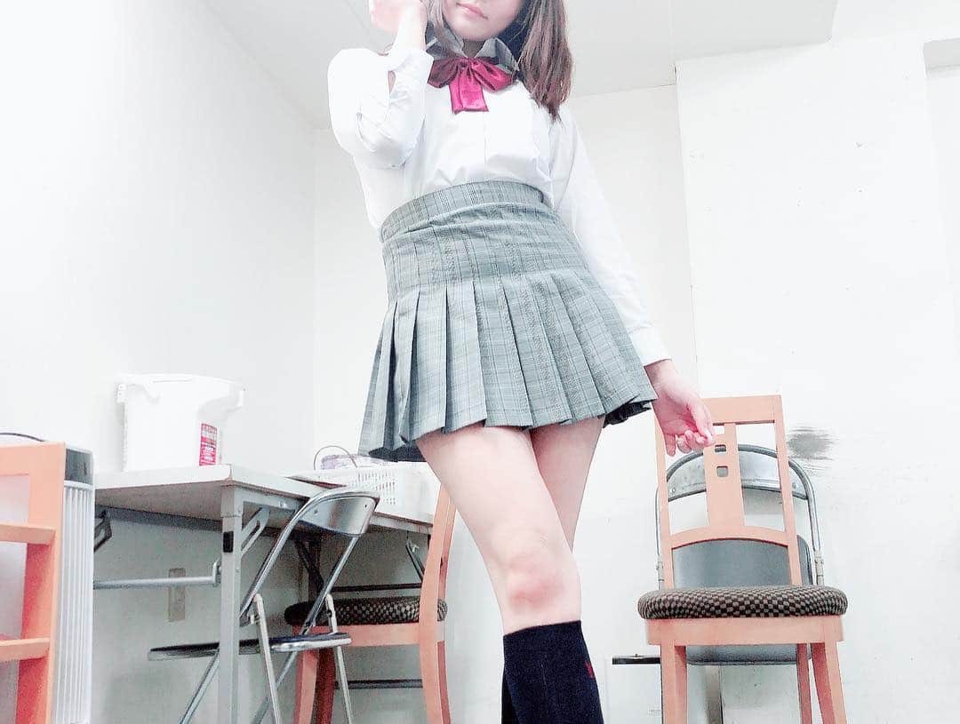 真奈りおなさんのインスタグラム写真 - (真奈りおなInstagram)「ご要望多かったの♡  みんな大好きな制服でしょ？  りおと放課後デートしようよ？  #あなたは今日でりおな推し  #プレステージ専属 #AV女優 #セクシー女優 #シナモロール #photography #ポートレート  #前髪 #前髪アレンジ #photos  #ootd  #かわいい  #高校生  #制服」3月26日 0時25分 - xcoco_riox