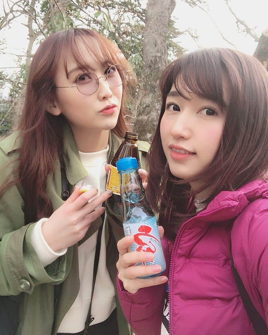 片山陽加さんのインスタグラム写真 - (片山陽加Instagram)「萌乃ちゃんと高尾山⛰ 山頂辿り着いてからの炭酸美味でした♡  #高尾山 #リフレッシュ」3月26日 0時35分 - haachandyoo