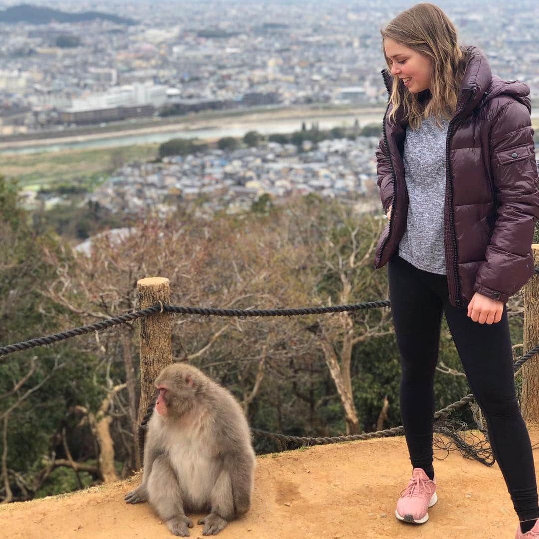 ニコル・ラジコワのインスタグラム：「met some of my other siblings today」