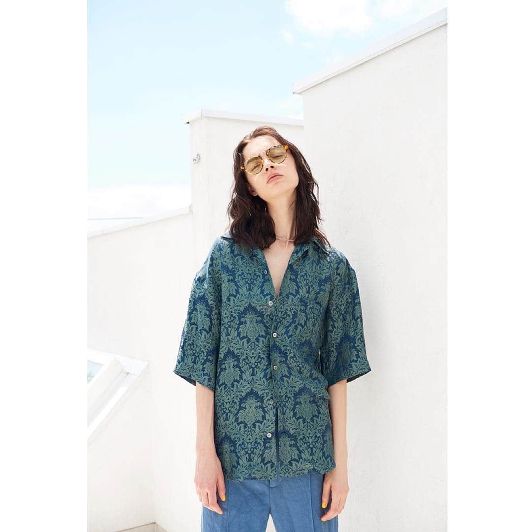佐川理佳のインスタグラム：「@inscrire_official 19ss ph @shuheishine  hair @showfujimoto  makeup @rikasagawa」