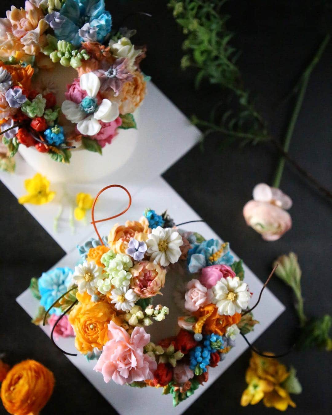 청담 수케이크 (atelier soo)さんのインスタグラム写真 - (청담 수케이크 (atelier soo)Instagram)「ㅡ A- course.  Basic 4 ❣️ ㅡ #flower #cake #flowercake #partycake #birthday #bouquet #buttercream #baking ㅡ www.soocake.com vkscl_energy@naver.com」3月25日 16時37分 - soocake_ully