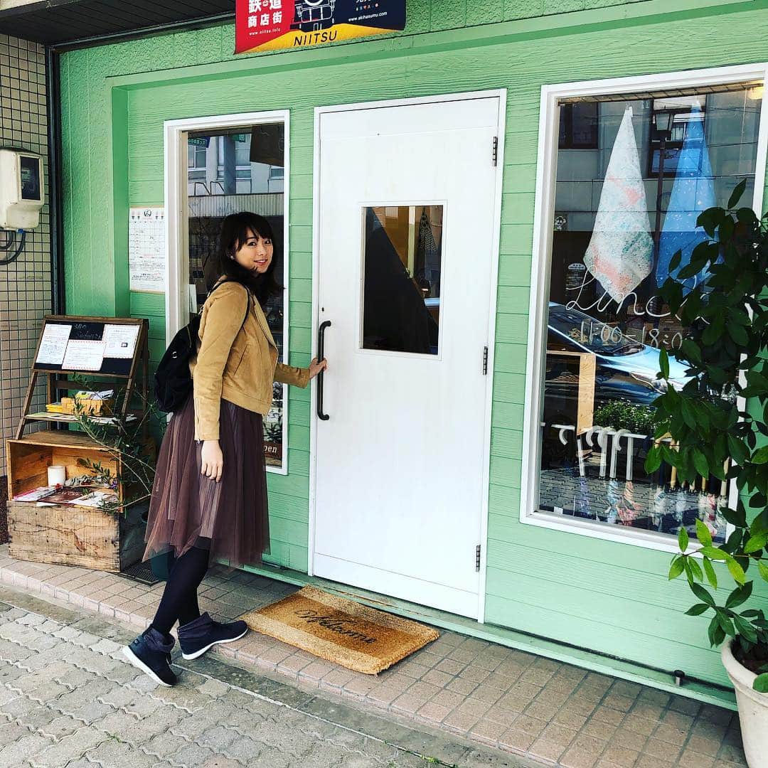 のインスタグラム：「今日のラジオでは﻿ 新津本町にある可愛い雑貨屋﻿ リンクルさんにお邪魔しました😊🎁﻿ ﻿ 明るく元気な店長さんがセレクトした﻿ こだわりのアイテムが沢山💕﻿ ﻿ 友人へのお誕生日プレゼントとともに﻿ 私も自分にチョコレートとジャムを購入😍﻿ ﻿ 雑貨屋さんはついつい長居しちゃいますね♪﻿ ﻿ ﻿ 番組へのメッセージもお待ちしています😊﻿ 相談室のコーナーでは身近なお悩みを！﻿ Let's ATTKのコーナーでは自薦他薦問わず新潟県内のオススメスポット教えてください♪﻿ メッセージはFM新潟番組ページから💌﻿ ﻿ #ラジオ番組﻿﻿ #FM新潟﻿﻿ #ATTKSHOW﻿﻿ #リアル夫婦がお届け﻿﻿ #radikoでもぜひ﻿ #新津本町﻿ #リンクル﻿ #雑貨屋さん」