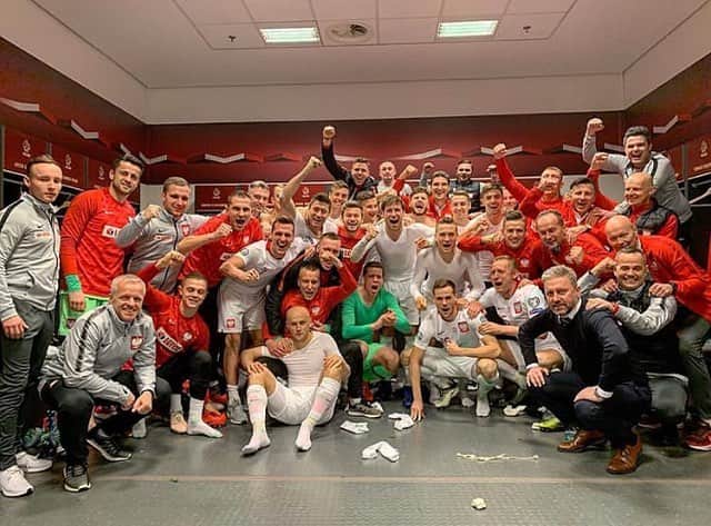 ヴォイチェフ・シュチェスニーのインスタグラム：「6/6✅ Brawo zespol💪👏🇵🇱 #laczynaspilka #Poland #Szczesny」