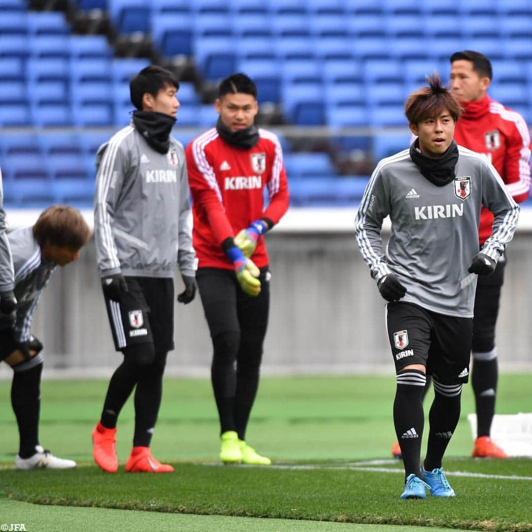 Ｊリーグさんのインスタグラム写真 - (ＪリーグInstagram)「親善試合に挑む﻿﻿ 日本代表選手たちの﻿﻿ オフショットをお届け☺️✨ ﻿﻿﻿ ﻿ 📅3月26日(火)﻿﻿ 🆚日本代表🇯🇵vs #ボリビア代表 🇧🇴 ﻿﻿﻿ 🕢19:30KO﻿﻿ 🏟 #ノエビアスタジアム神戸﻿﻿ ﻿﻿ ﻿﻿ あなたが注目する選手は👀🔥？？ ﻿﻿﻿ ﻿﻿﻿ #Ｊリーグ﻿﻿﻿ #jleague﻿﻿﻿ ﻿﻿﻿ #jfa #daihyo #japan #日本代表﻿﻿﻿ #オフショット #smile ﻿﻿ #offshot﻿ #🇯🇵﻿ ﻿﻿ #samuraiblue ﻿﻿﻿ #南野拓実﻿ #山口蛍﻿ #乾貴士﻿ #香川真司﻿﻿﻿ #昌子源﻿ #柴崎岳﻿ #安西幸輝﻿﻿﻿ #畠中槙之輔﻿﻿﻿ #鎌田大地﻿ #橋本拳人﻿ #西大伍﻿﻿﻿ #中村航輔﻿ #小林祐希」3月25日 17時14分 - jleaguejp