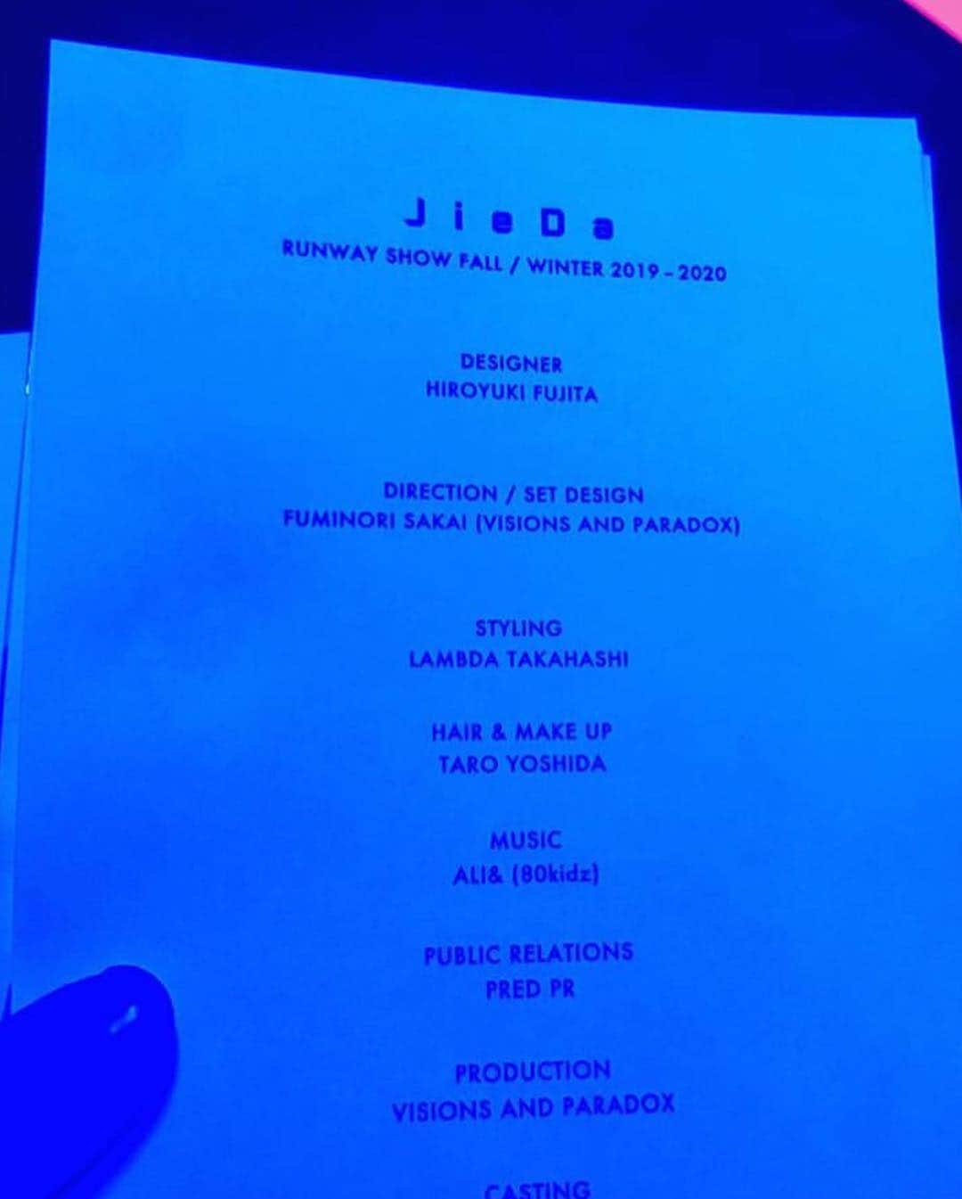 YUAさんのインスタグラム写真 - (YUAInstagram)「Thank u @jieda for having me be apart of ur team! #jieda #amazonfashionweek いつか私もコレクションの音楽を手掛けれる様になりたい🤟🏽🌎」3月25日 17時18分 - yuakky