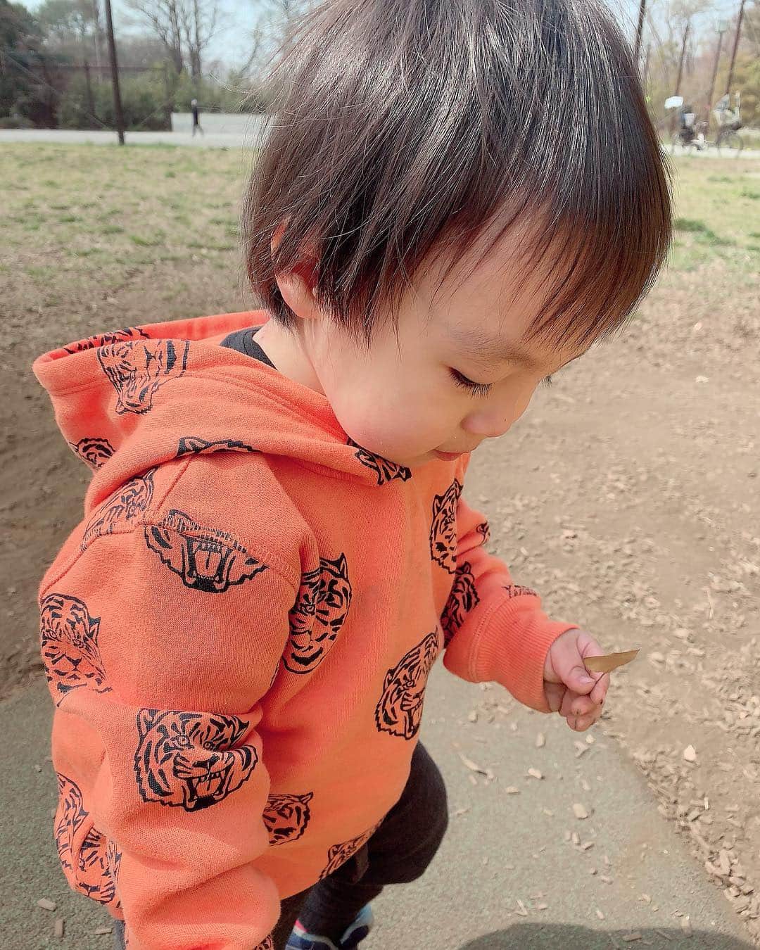 川崎希さんのインスタグラム写真 - (川崎希Instagram)「トラ柄トレーナー着てみたよ〜🐅💓💓💓 #公園」3月25日 17時37分 - kawasakinozomi