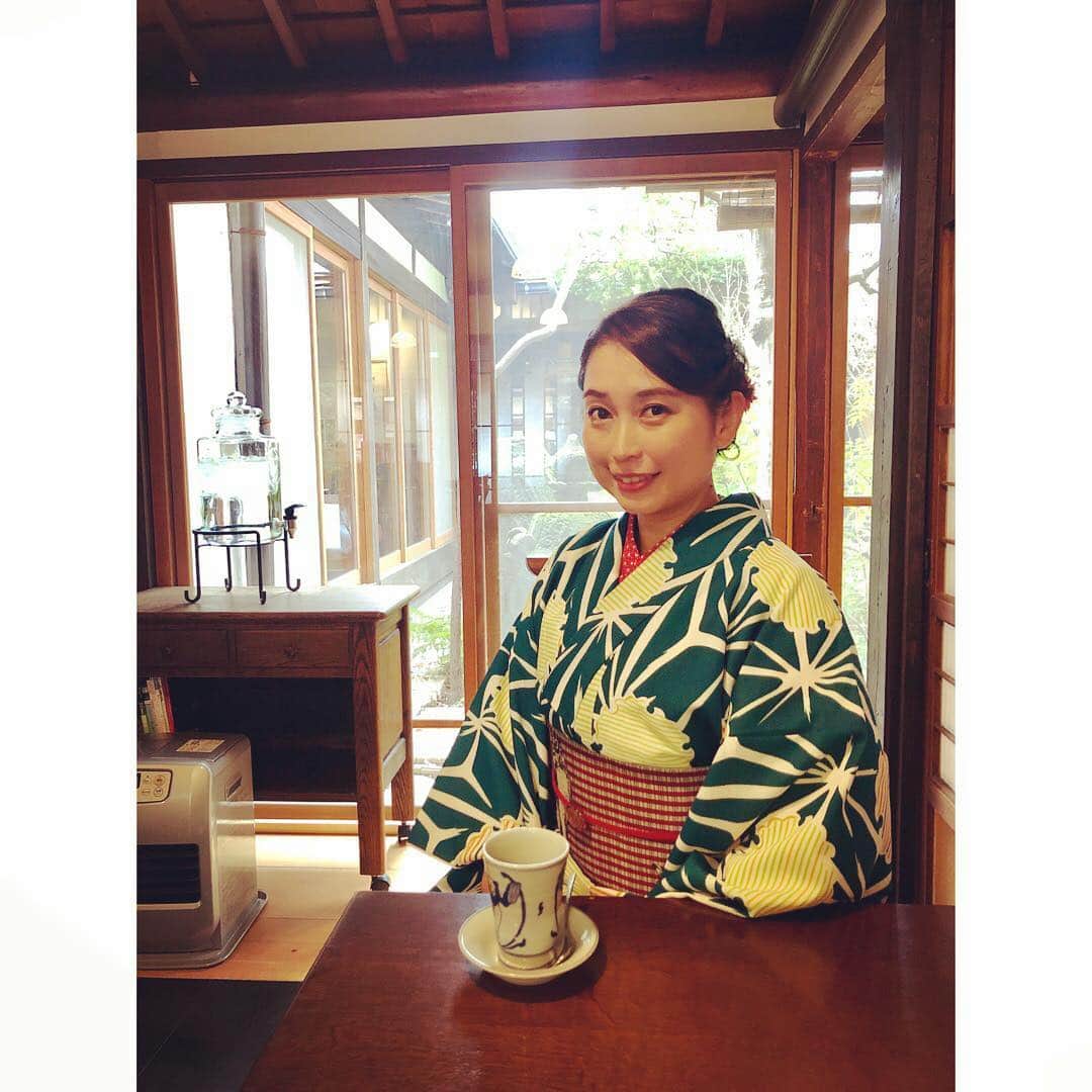 美甘子さんのインスタグラム写真 - (美甘子Instagram)「飛騨高山には、素敵な喫茶店がたくさんありました。この他にもたくさんコーヒー☕️をいただきました。 布久庵さんで着物を選んで着付けていただきました！着物散策おススメです。  #布久庵  #藍花 #喫茶バグパイプ #喫茶bagpipe #飛騨高山 #喫茶店」3月25日 17時52分 - rekish_mikako