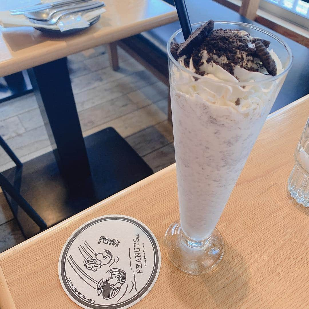 長谷川怜華さんのインスタグラム写真 - (長谷川怜華Instagram)「.. .. #peanutscafe  行ってみたかったcafe♡♡ 行けた行けた！！！ 壁とかも全部可愛いし グッズも可愛いの 沢山あった♪  #中目黒 #カフェ #SNOOPY #スヌーピー #cute #love」3月25日 17時46分 - hasegawa_reika