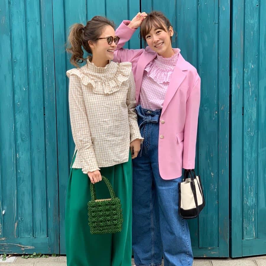 Risako Yamamotoさんのインスタグラム写真 - (Risako YamamotoInstagram)「私のnew cameraは活躍せずの写真📸笑 使い慣れるまで時間が掛かりそうです🥺💦 ・ 💚💗💚💗💚💗 人気でsold outだったgingham frill blouseが今夜22時より再販売です🎈 新色のsaxblueも可愛い♡🐳 ・ ・ #ootd #fashion #rosymonster #shrimps #coordinate」3月25日 17時48分 - risako_yamamoto