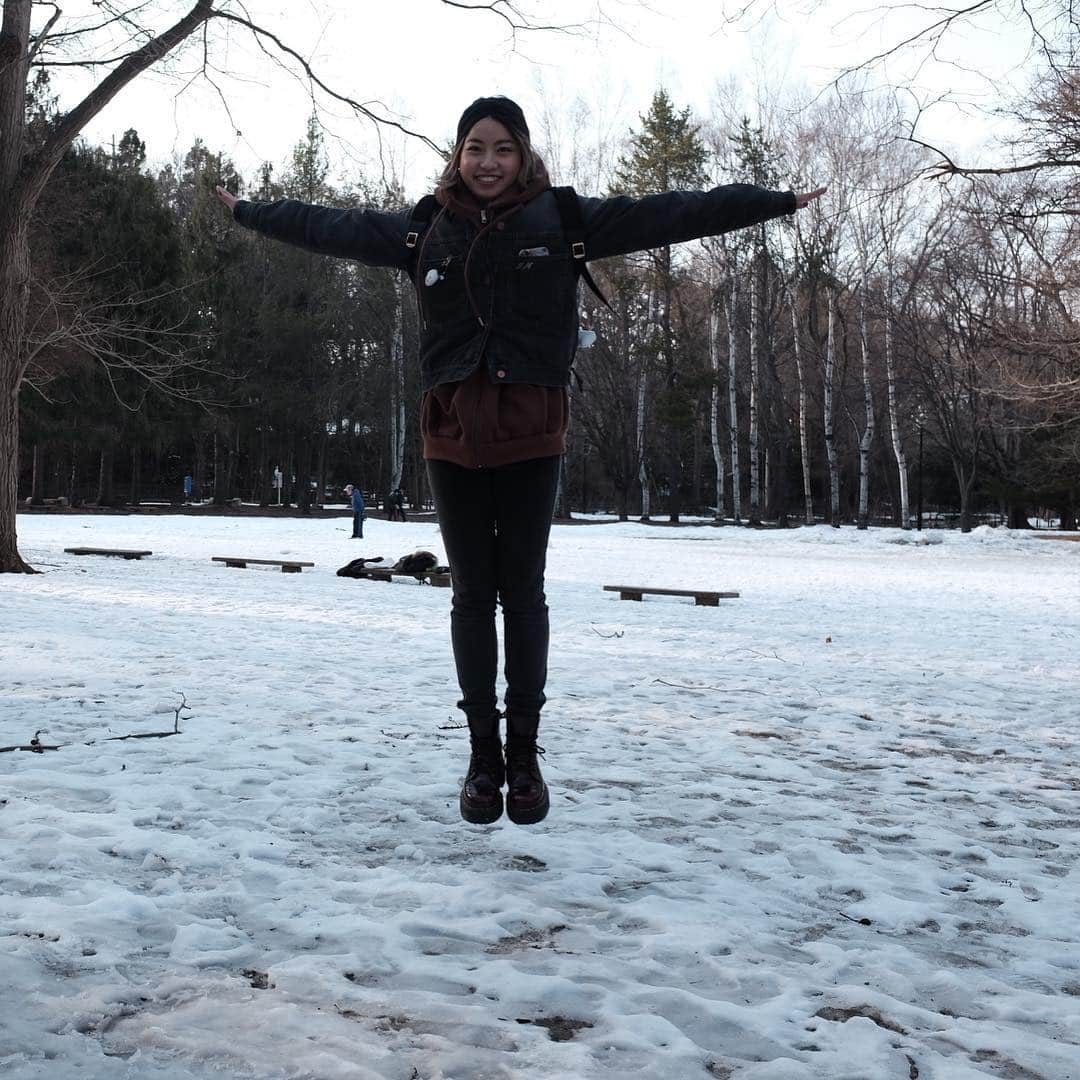 Rihwaさんのインスタグラム写真 - (RihwaInstagram)「地元西区にあると思っていたら実は中央区の北海道神宮に行って来たよ！❤️⛩😳🤣 北海道は、雪がまだ少し残っています！❄️💞 #Rihwa #Sapporo #西区 #Hokkaido #空中浮遊 #北海道神宮 #北海道 #love」3月25日 17時49分 - rihwa_official