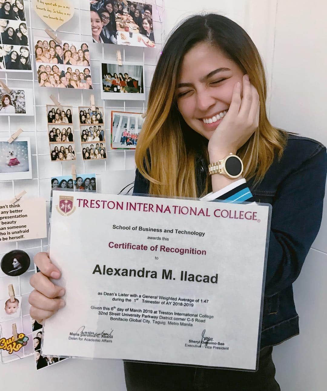 Alexa Ilacadさんのインスタグラム写真 - (Alexa IlacadInstagram)「Sharing this proud moment of mine because it may not happen again! 😂✌🏻 Your girl's a dean's lister!! 😳 Hard work (and continous prayer) really does pay off. 🥰 Nice one, self! 😎 // Smartwatch from @usauthenticproducts ♥️ . #trestoninternationalcollege #trestonph #sobt #schoolofbusinessandtechnology #marketingmanagement #studentlife #akalainmoyun!? #pabuhatlangngbankosaglit」3月25日 18時10分 - alexailacad