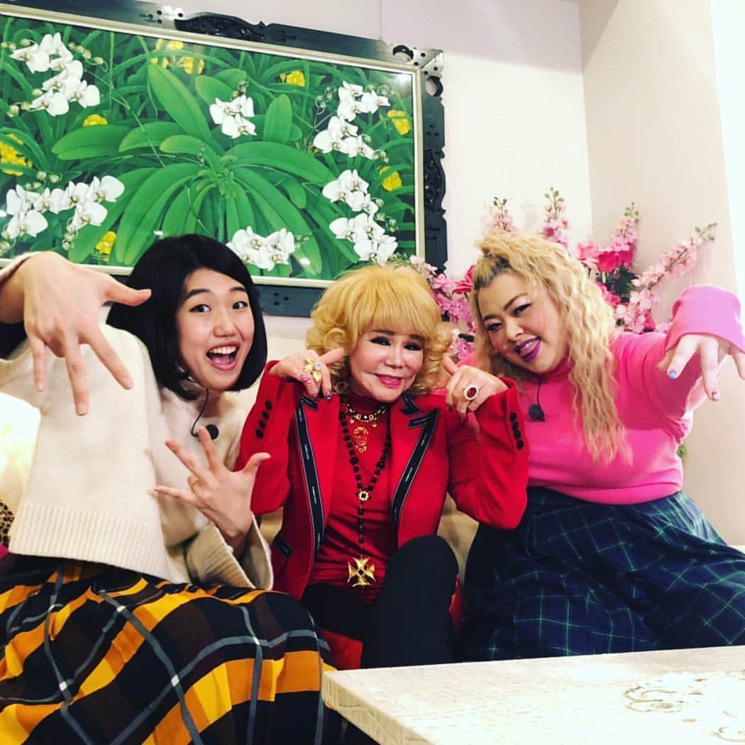 渡辺直美　ファンのインスタグラム：「昨日のヤバスタグラムSP放送ご覧いただき、ありがとうございました！！ #インスタで発見した謎美女ベスト5 #第5位は柴村恵美子ちゃん @shibamuraemiko #謎のラッパー #正体はCEOだYO #タグ付けしてます #ヤバスタ最終回は3月29日深夜0時半から」