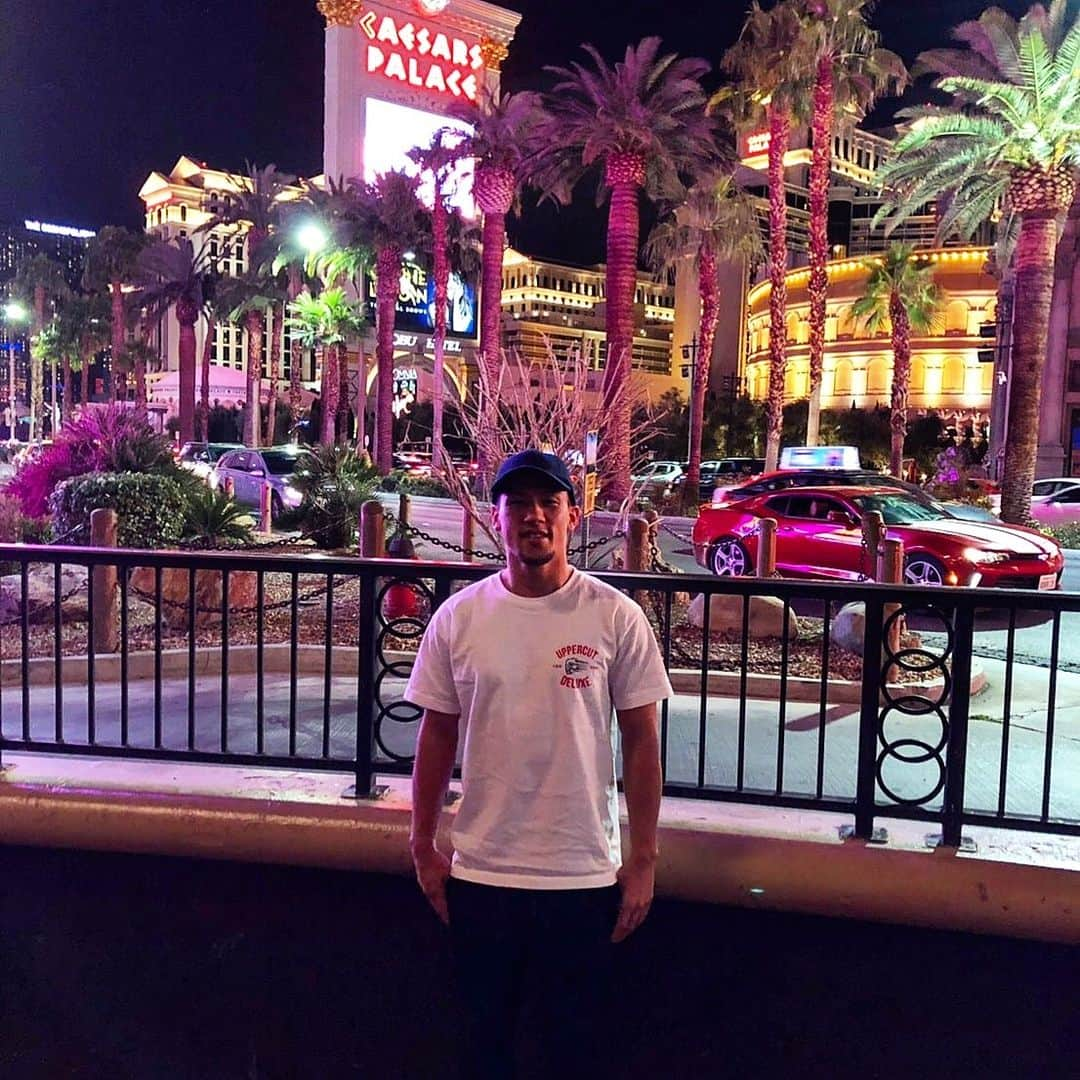 卜部弘嵩さんのインスタグラム写真 - (卜部弘嵩Instagram)「帰国しました🇯🇵 Las Vegas、パワーのある街でした。絶対また行く✈️ #lasvegas #🇺🇸 #trip #卜部弘嵩」3月25日 18時15分 - hirotakaurabe