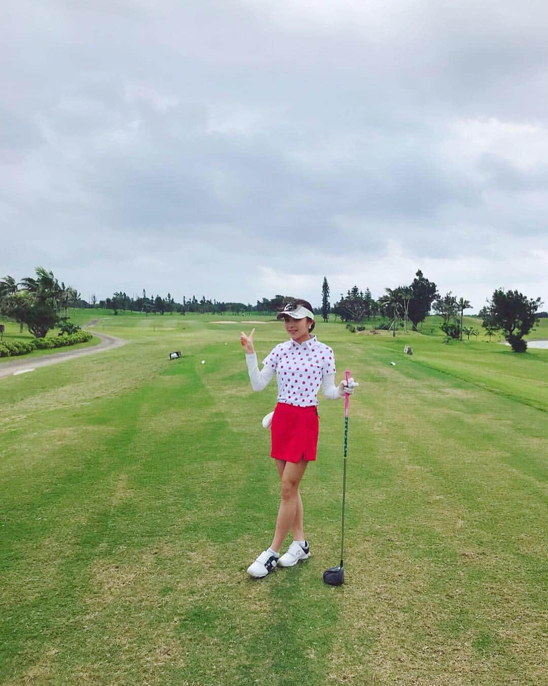 野田すみれさんのインスタグラム写真 - (野田すみれInstagram)「. 宮古島で一番好きなコースです⛳️💕 少し曇ってて残念🙍‍♀️☁️ . . #エメラルドコーストゴルフリンクス」3月25日 18時22分 - sumire0208