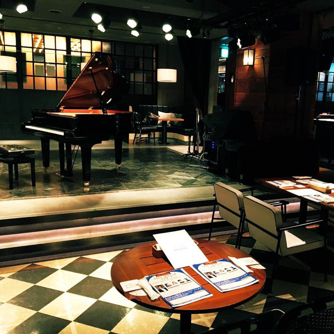金子三勇士さんのインスタグラム写真 - (金子三勇士Instagram)「Sunday Brunch Classic concert at @livingroomcafeanddining #Shibuya #Tokyo #SundayBrunchClassic #SundayBrunch #concert #Piano #Pianist #MiyujiKaneko #ピアノリサイタル #リビングルームカフェ #渋谷 #東京 #イープラス #コンサート #ピアノ #ピアニスト #金子三勇士 #インスタピアノ」3月25日 18時41分 - miyujikaneko_official