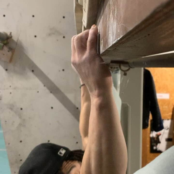 一宮大介のインスタグラム：「#4mmchallenge  @digitclimbing  指痛すぎ…。」