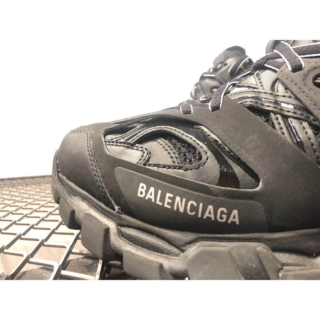 RINKAN渋谷店さんのインスタグラム写真 - (RINKAN渋谷店Instagram)「【New Arrival】 《BALENCIAGA》 "Track sneakers"  在庫切らしていたTrack sneakers入荷しました！ 毎回即売り切れのアイテム  お探しの方是非店頭にてご覧下さいませ！  BALENCIAGA Track sneakers size:43  882USD  #rinkan #shibuya #rinkanshibuya #balenciaga ㅤㅤㅤㅤㅤㅤㅤㅤㅤㅤㅤㅤㅤ RINKAN 渋谷店 03-5458-3050」3月25日 18時48分 - rinkan_shibuya