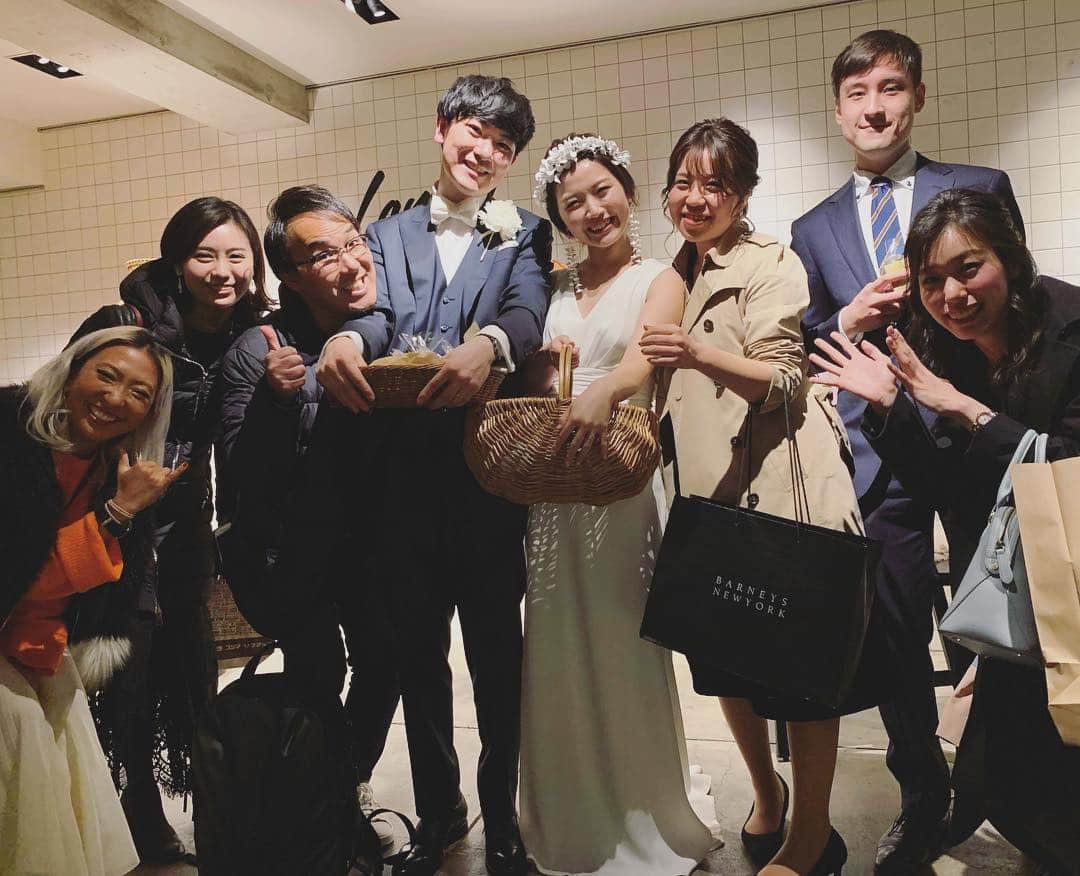 瀧口友里奈さんのインスタグラム写真 - (瀧口友里奈Instagram)「・ 週末、素敵なWedding partyにお呼ばれしました。 ・ いつも、２人一緒の同じ表情で微笑む夫妻。 息がぴったり😍 ・ 可愛すぎて、写真振り返って癒されています。笑 ・ お祝いできて嬉しい！ 本当におめでとう🥰 ・ #wedding #weddingparty」3月25日 18時51分 - yurinatakiguchi