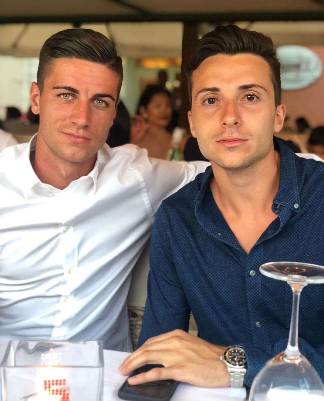 のインスタグラム：「Tanti auguri fratello🎉❤️@aggeandre」