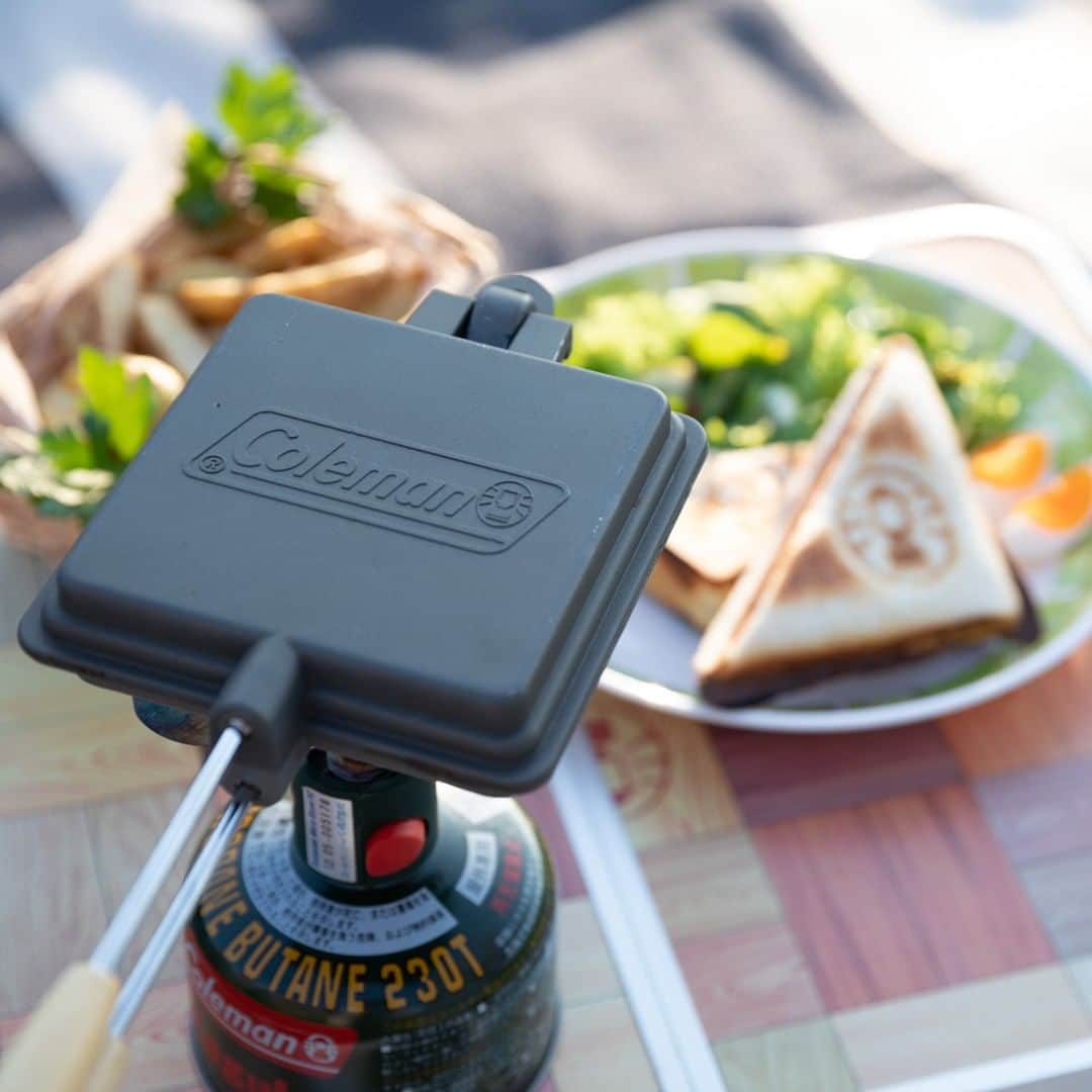 Coleman Japanのインスタグラム：「関東もいよいよ桜の開花がはじまりました🌸コールマンのホットサンドや、テーブルウェアを揃えて週末のお花見ピクニックを楽しもう！」