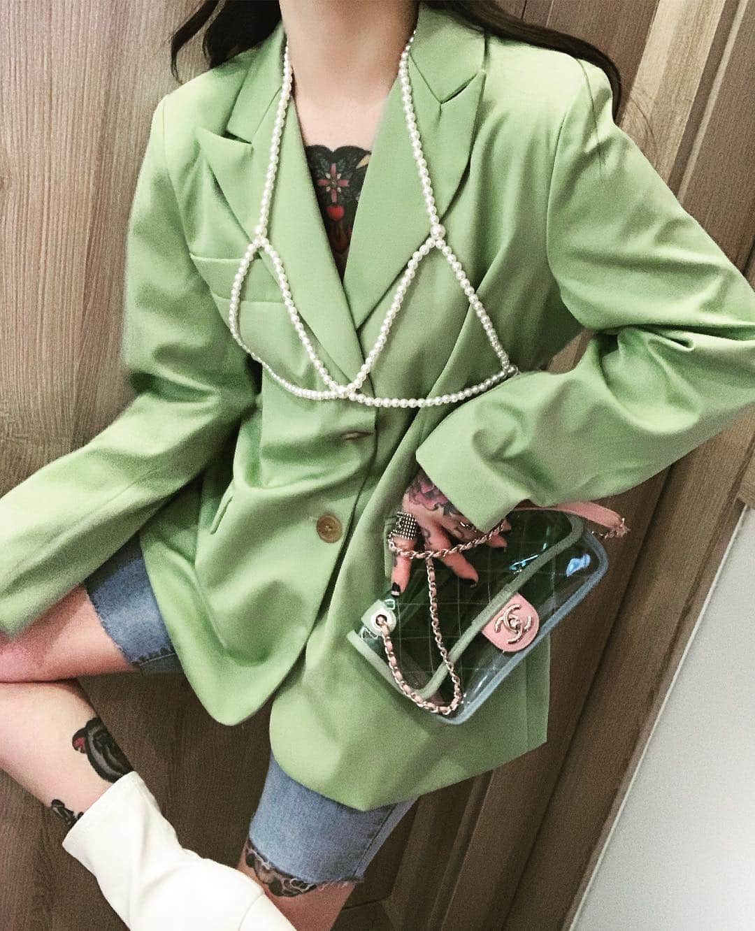 Abby Chenのインスタグラム：「Spring is coming💚💙💗💐」