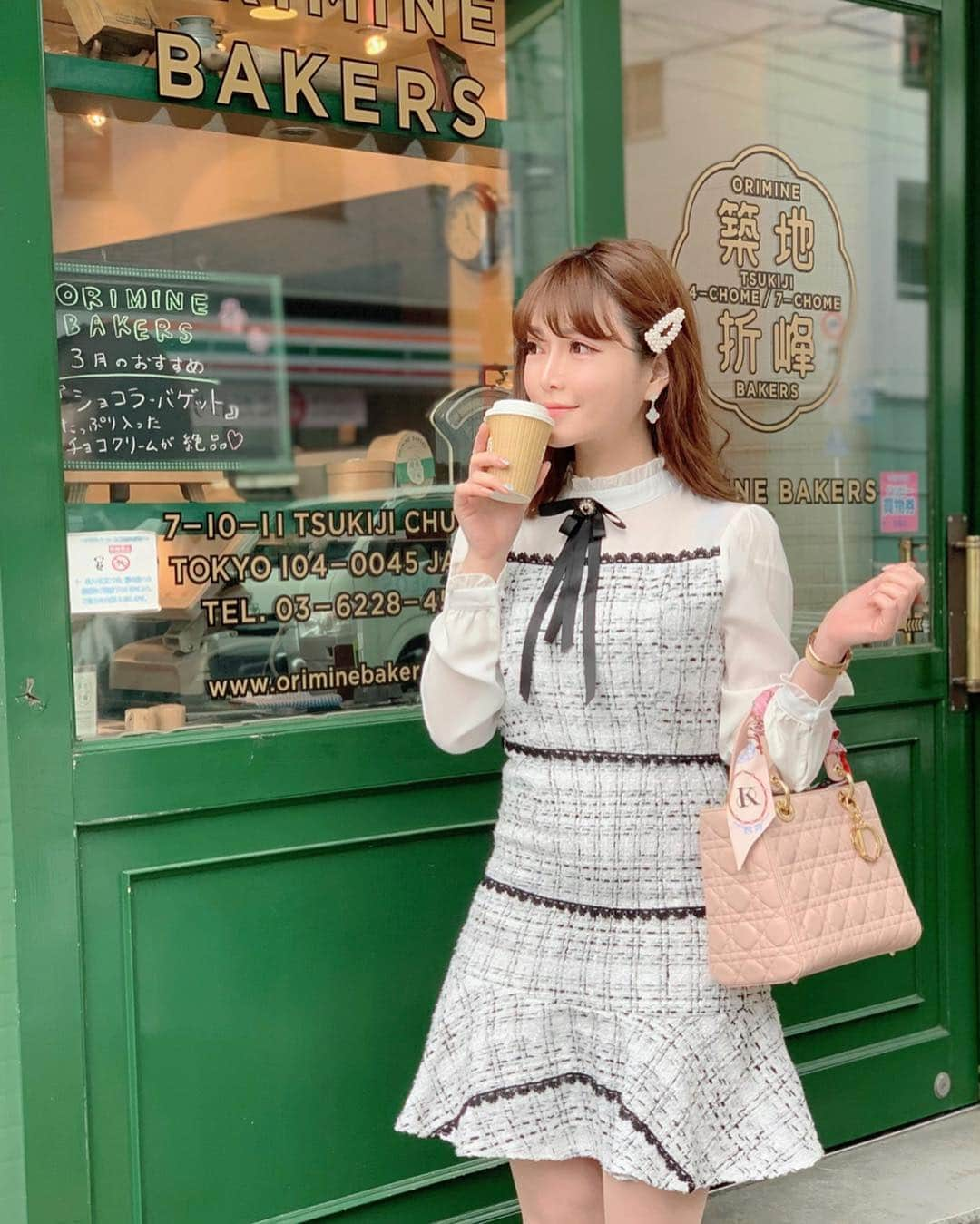 蓼沼綾さんのインスタグラム写真 - (蓼沼綾Instagram)「🥪🥐🥯🥨🥖 ^_^ 先日のことお墓参りの前にふらっと築地市場へ🧸💕 ペスカトーレが有名なお店へ行ったんだけど お隣のパン屋さんもすごく良かったんだ🥐💕 ・ ・ #築地ランチ #oriminebakers #オリミネベーカーズ #パン屋さん #韓国ファッション #ootd #outfit #instastyle #ツイードワンピース #shopping #dior #missdior #ladydior #築地折峰 #デートコーデ #大人可愛い #リボンブローチ #ボウタイ」3月25日 19時09分 - tadeaya