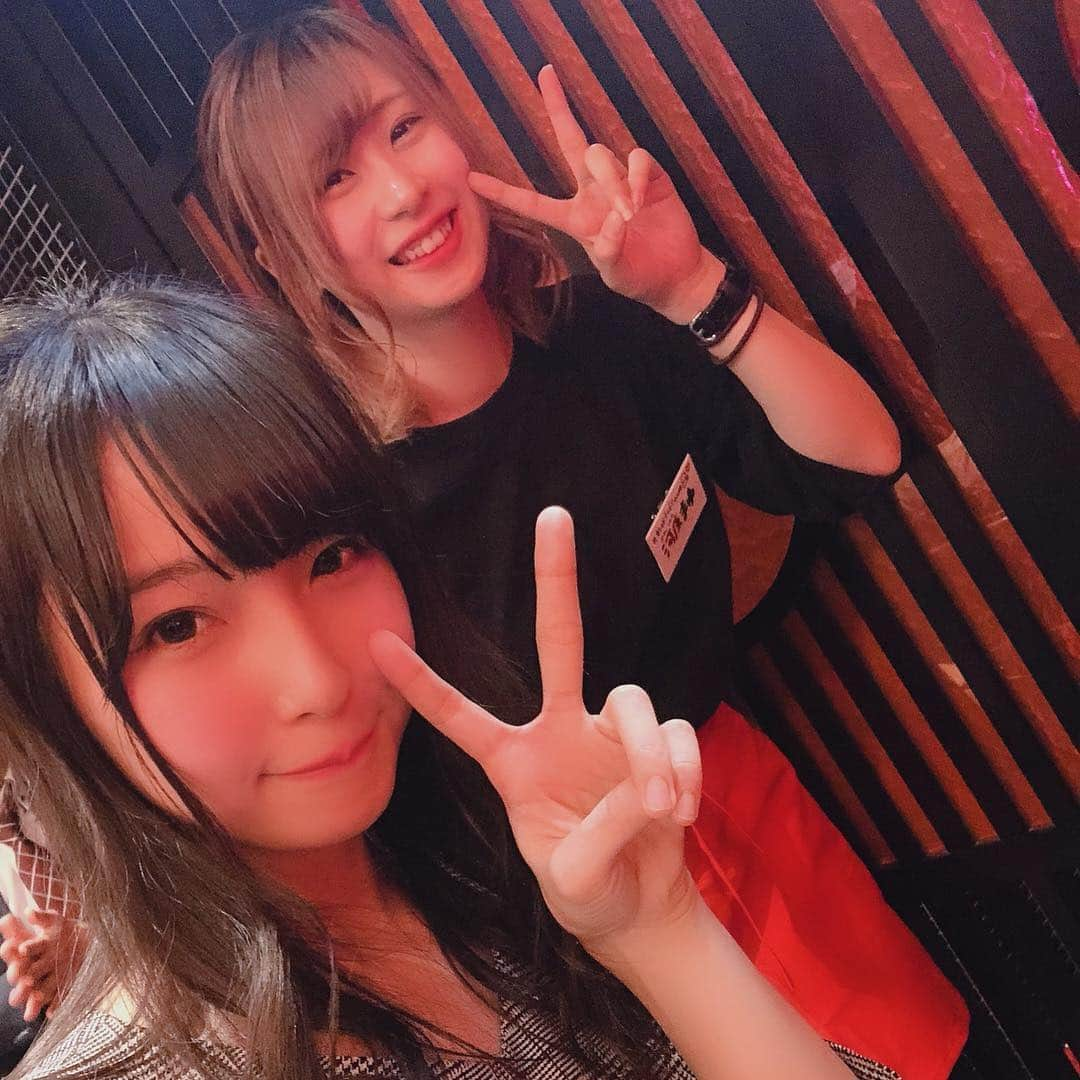 川崎あやさんのインスタグラム写真 - (川崎あやInstagram)「「「河原まゆお店出すってよ」」 @kawamayuuu  え、私も行こー👶🏻 偶然会った人、、奢ってね←  お店オープンを盛り上げるべくクラ ウドファンディングしているみたいです！まゆの夢に乾杯🥂🍻支援を🙏  #大衆酒場まゆ #居酒屋」3月25日 19時09分 - kawasaki__aya