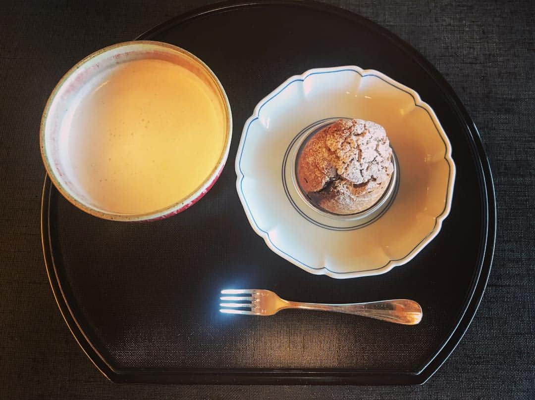 鈴丘めみのインスタグラム：「和菓子にはまる日🍡 #sweet #Japaneseconfectionery #dessert」