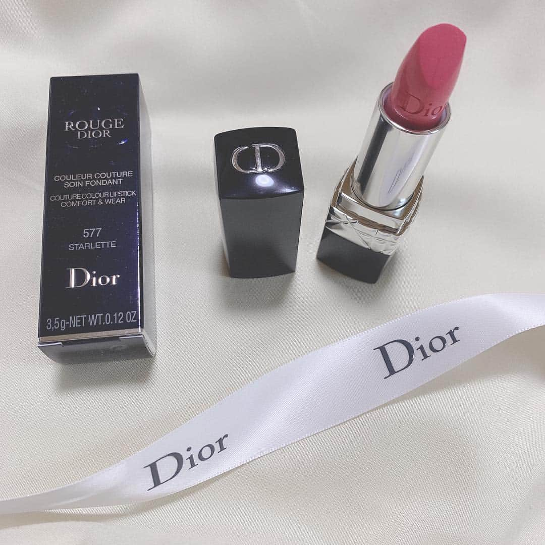 蒼怜奈さんのインスタグラム写真 - (蒼怜奈Instagram)「コスメは結構ディオールが好き♡  #christiandior #dior #diormakeup #dior💄 #cosmetics #cosme #ripstick #rougedior #口紅 #メイク #メイクアップ #ディオール #ルージュディオール577 #ルージュディオール  #春メイク #春メイク2019 #コスメ #コスメ好き #コスメ好きさんと繋がりたい」3月25日 19時20分 - the_reinuts