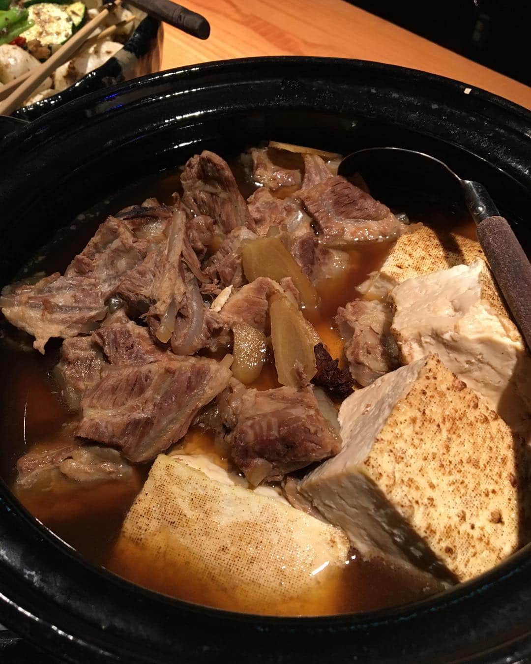松本素生さんのインスタグラム写真 - (松本素生Instagram)「激動の2日間を終え疲労困憊からの、本日も俺たちの月曜日と言うわけで、恵崎商店やっておりまーす！ #松本素生 #恵崎商店 #山形料理まら」3月25日 19時14分 - sou_matsumoto