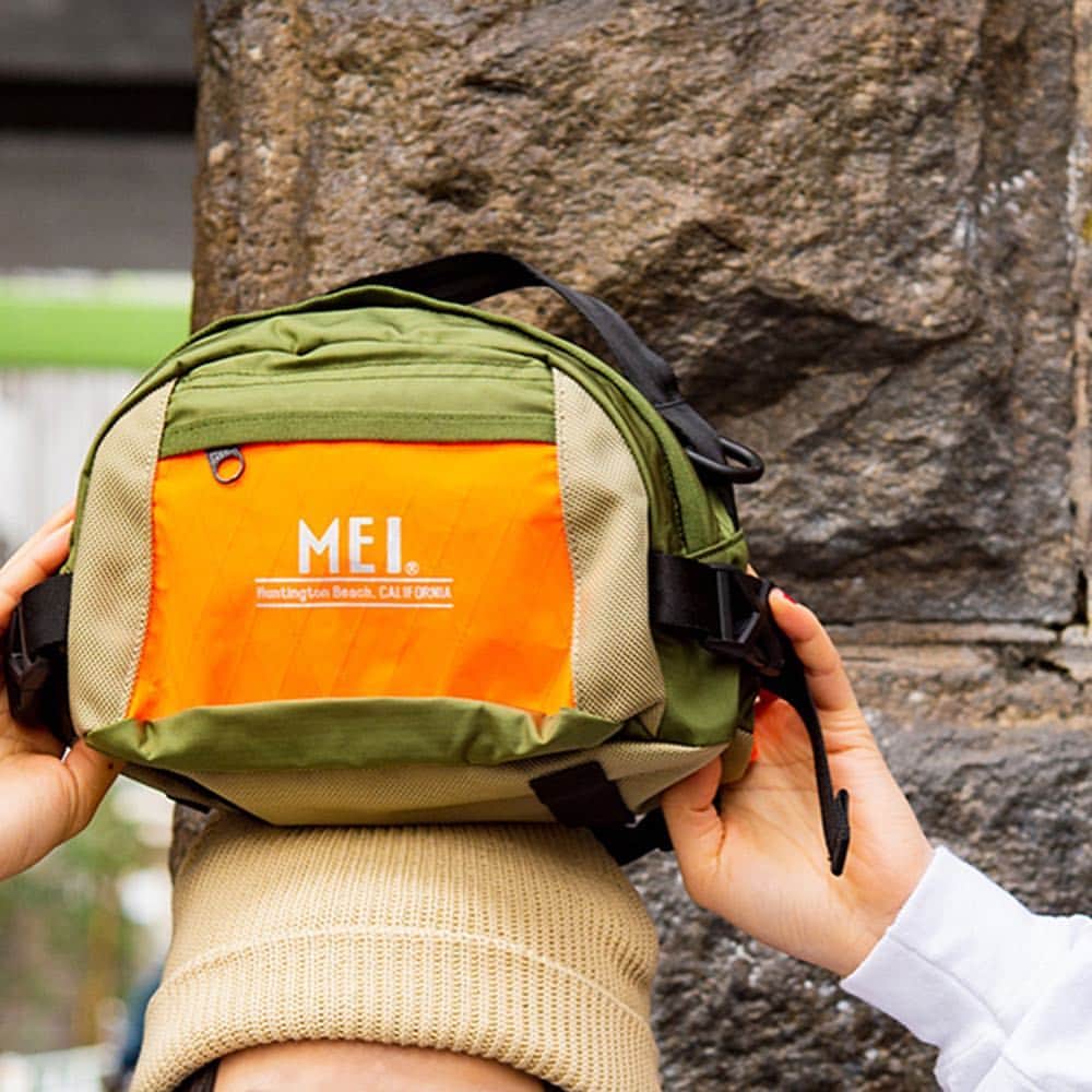 MEI(メイ) さんのインスタグラム写真 - (MEI(メイ) Instagram)「SCRAMBERシリーズ！！ MEI(メイ) 2019SS新作第二段。  機能性素材をふんだんに取り入れた「SCRAMBER(スクランブラー)」シリーズが発売！  @mei_bag　のプロフィールリンクから詳細をチェック！  #mei #mei_bag #メイ #bagpack #outdoor#outfits #fashion #califolnia #カリフォルニア #バックパック #リュック #デイパック  #19ss #scrambler #スクランブラー #xpac #robicair #高機能素材 #撥水 #最強 の引き裂き強度 #置き画クラブ #ootd #zozo #mustbuy #アウトドア #フェス #ユニセックス #ペアコーデ #outdoor #コスパ最強」3月25日 19時14分 - mei_bag