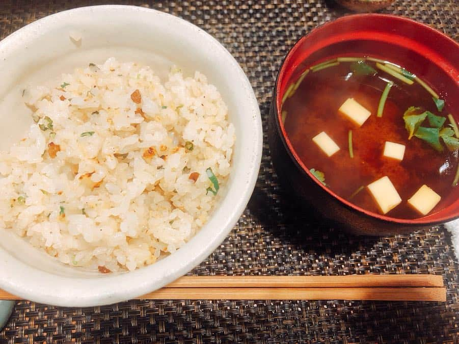 田中亜弥さんのインスタグラム写真 - (田中亜弥Instagram)「【パンドラ】 新宿の鉄板焼きステーキ･しゃぶしゃぶ「パンドラ」🍽 家族のお祝いごとで行ってきました🤗  目の前で焼いてくれる鉄板焼き屋さんに来たのは初めて✨  霜降り黒毛和牛のヒレステーキが柔らかくて感激💓  ワサビと岩塩だけで十分美味しいんです😍  贅沢で幸せな時間でした😆✌️ #鉄板焼きステーキ #新宿パンドラ  #パンドラ  #霜降黒毛和牛 #A3  #肉食女子  #パワーリフティング女子  #筋トレ女子  #筋肉女子 #筋肉飯」3月25日 19時15分 - tanakaaya81