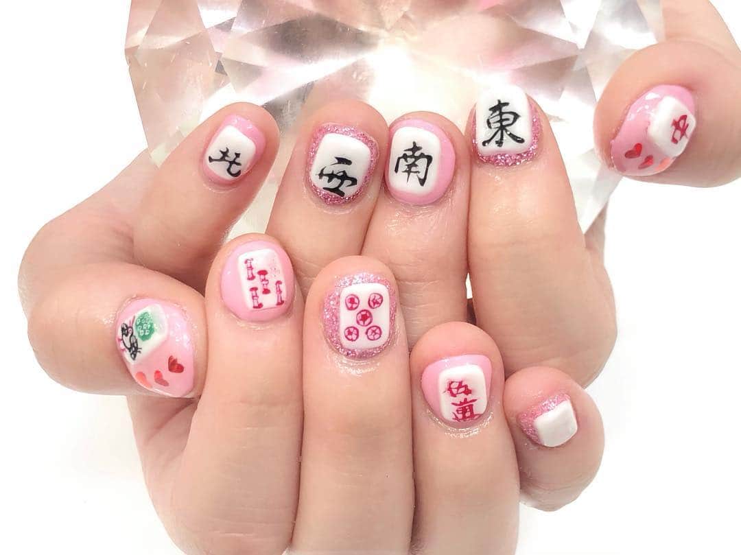 長澤茉里奈さんのインスタグラム写真 長澤茉里奈instagram ついにやってしまった 麻雀ネイル ずっとやりたくてやりたくて勇気を出して 麻雀ネイルにしてください てお願いしたよ 字牌と 幸運を引き寄せそうな赤ドラの集まり いいことありそう