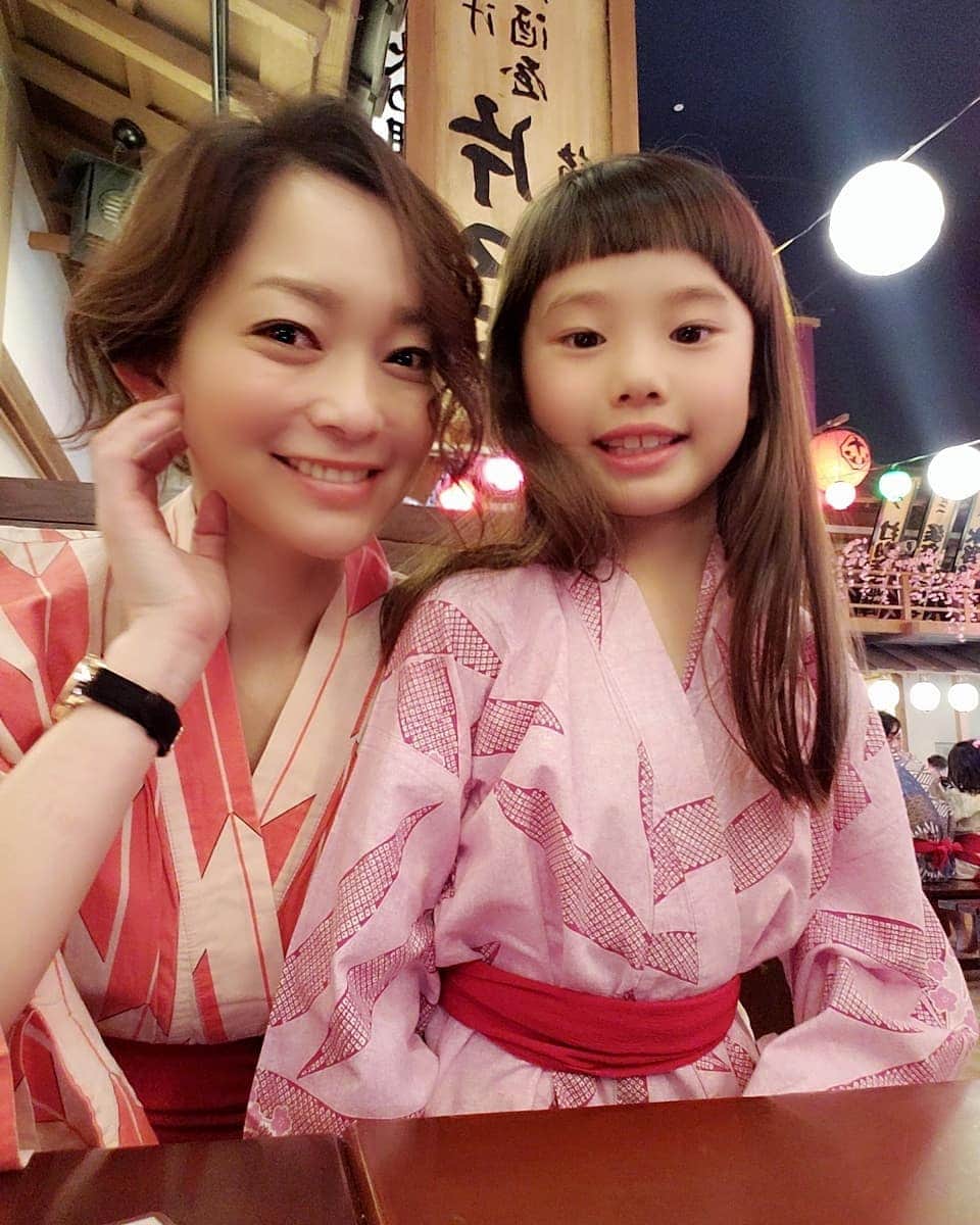 佐藤純さんのインスタグラム写真 - (佐藤純Instagram)「昨日はピクニックへ。  ブラック&ホワイトコーディネート。  時計は、先日カスタマイズオーダーした地球環境に優しい時計。  BAUME⌚  ボームはパーツやベルトなどをカスタマイズして自分だけの時計が作れちゃう！  時計の裏には、メッセージを入れることもできるので、子供達の名前を入れてみました😊  そのBAUMEが3月29日(金)～31日(日)までの三日間、表参道でポップアップストアが開催されるそうです。  港区北青山3-6-19.  夜は、大江戸温泉へ♨️ 楽しい連休でした😁. #BAUME  #baume  #時計 #腕時計 #ボーム #ポップアップストア #表参道 #ピクニック #カニ #カニ釣り #親子 #兄妹 #ママ友 #ママ#ママモデル#モデル #mama #mamamodel #model」3月25日 19時33分 - junsatoidea