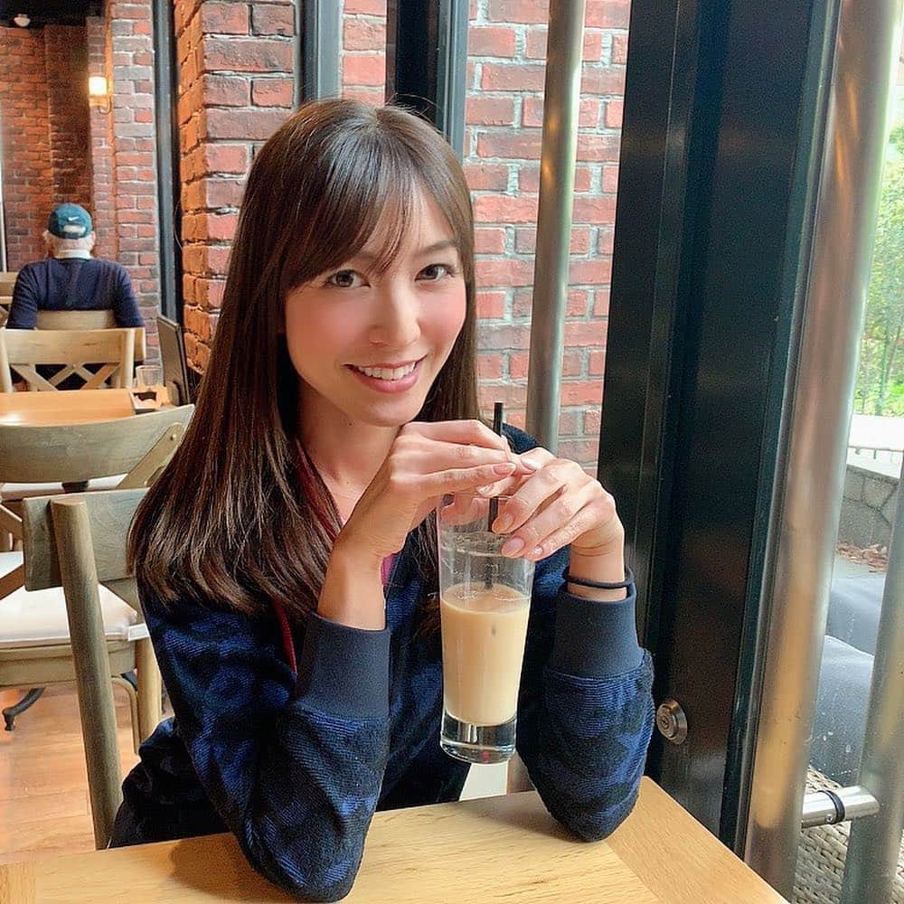 のインスタグラム：「. ひとみん @hitomifurusaki と、来月行われる方言彼女イベントの仕込みで、スイング碑文谷へ🏌️‍♀️ . . "方言彼女とは、7年前に出演していた番組😛" 私は前回からイベントに参戦して最初で最後の予定でしたが…🤣今回も参加させて頂くことになりました！ . お時間許される方はお気軽にお越しくださいませー。 . 詳細☺︎ . ☆方言ガールズナイト☆ ■Asagaya/Loft A 4月12日 金曜日 OPEN 18:30 / START 19:30 前売￥2,500 / 当日￥3,000（共に飲食代別／要１オーダー500円以上） . . 終わってから軽く1時間の打ちっ放し🏌️‍♀️ . そして併設されているカフェがおしゃれで居心地が良い😊💛☕️ . . . #スイング碑文谷 #打ちっ放し #ゴルフ女子 #方言彼女 #方言ガールズナイト #briefinggolf #embassycafeanddining」