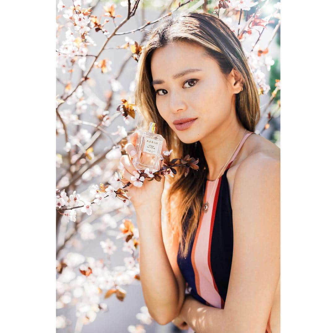 ジェイミー・チャンさんのインスタグラム写真 - (ジェイミー・チャンInstagram)「Smells like SPRING! Beautiful new scent by @aerin ‘Aegea Blossom’ with hints of orange flower, neroli and mandarin 🍊#AERINAmbassador #AerinBeauty 📷 @janawilliamsphotos_」3月26日 1時07分 - jamiejchung