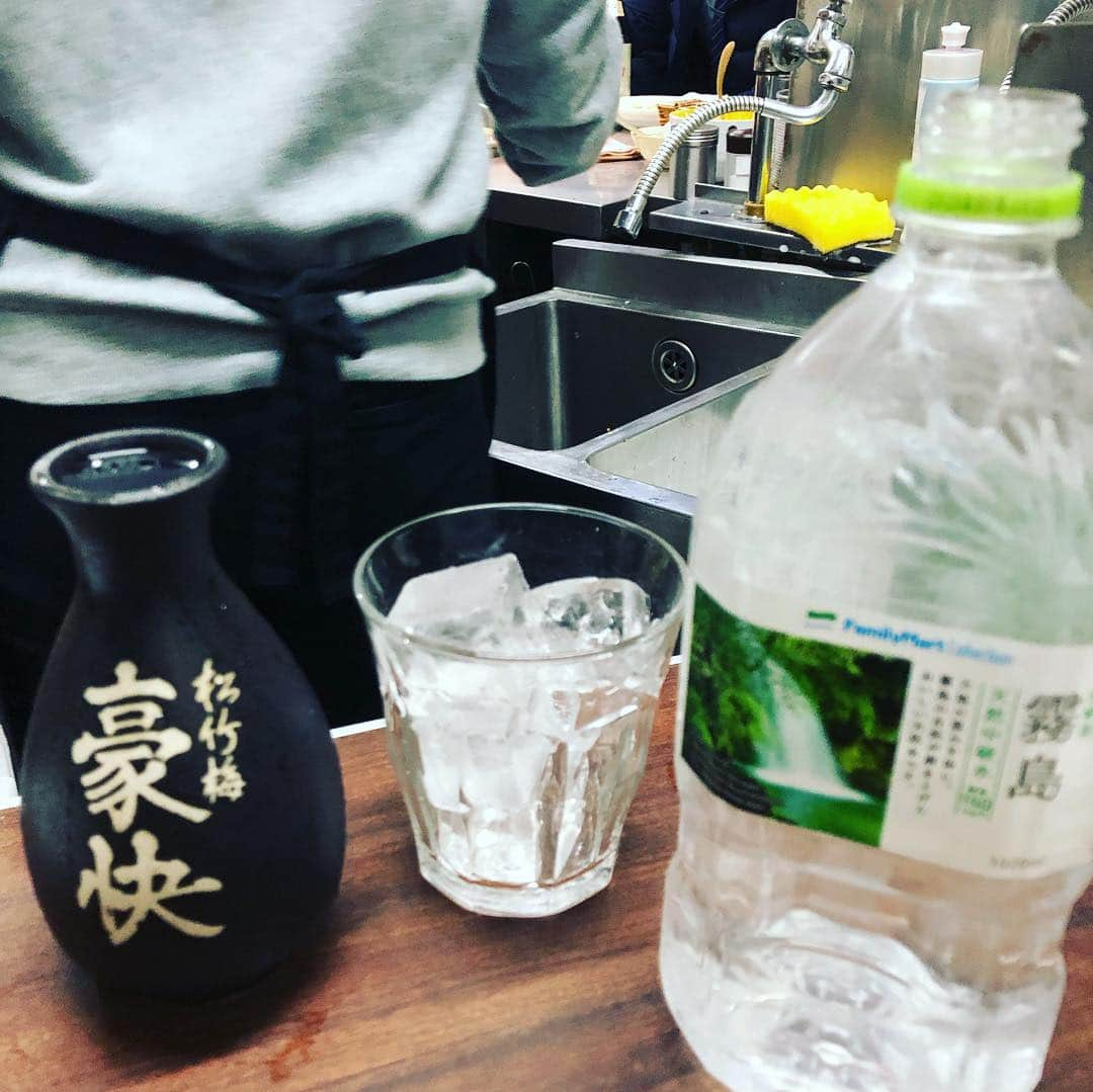 金村義明さんのインスタグラム写真 - (金村義明Instagram)「#超久しぶり#関西9日目#胃腸ガタガタ#胃が欲しがってる#行列店#たまたま1番奥#1人空いてた#さえずりにいちゃん#大好物」3月25日 19時42分 - yoshiaki_kanemura