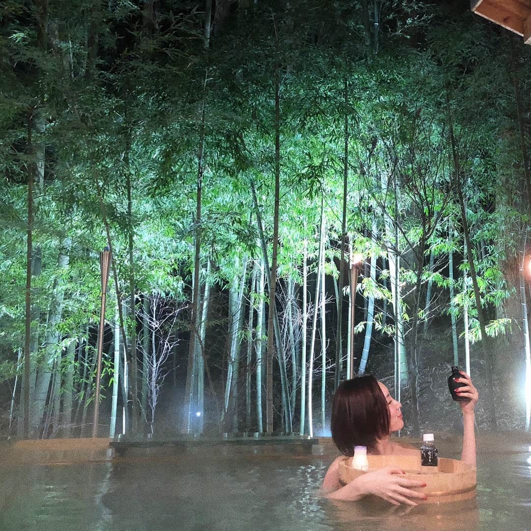 ソンミさんのインスタグラム写真 - (ソンミInstagram)「念願の【竹ふえ】に。 この貸切風呂は西日本で一番大きいんだって。 大自然に囲まれて、周りに何もないので 音楽をかけながらのんびり浸かりました。  今まで泊まってきた宿の中でも別格！！ ストーリーにupします。 こういう時間があるから日々頑張れるね♡  #hotsprings #holiday #relax #detox #beauty #skin #温泉 #竹ふえ #癒し #そんきち国内旅編」3月25日 19時47分 - sonchan0111