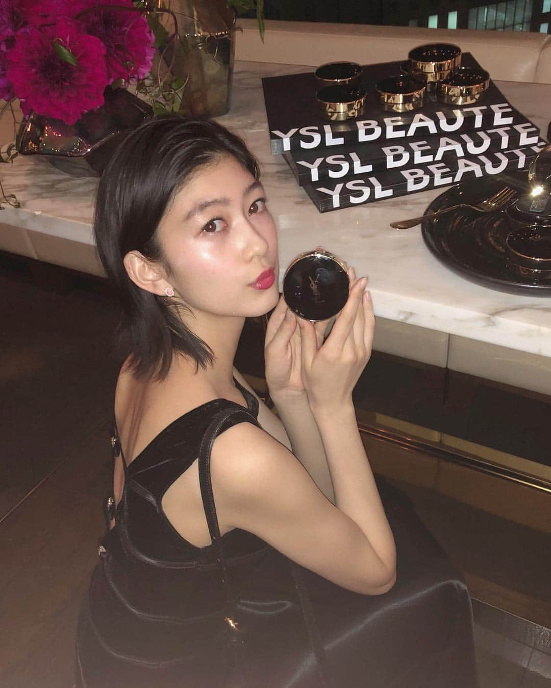 橋爪愛さんのインスタグラム写真 - (橋爪愛Instagram)「❤️YSL Beauty❤️ とっても素敵なディナー会でした。❤️ #アンクルドポールクッション  #ecoledeyslbeauty」3月25日 20時00分 - hashizumeai