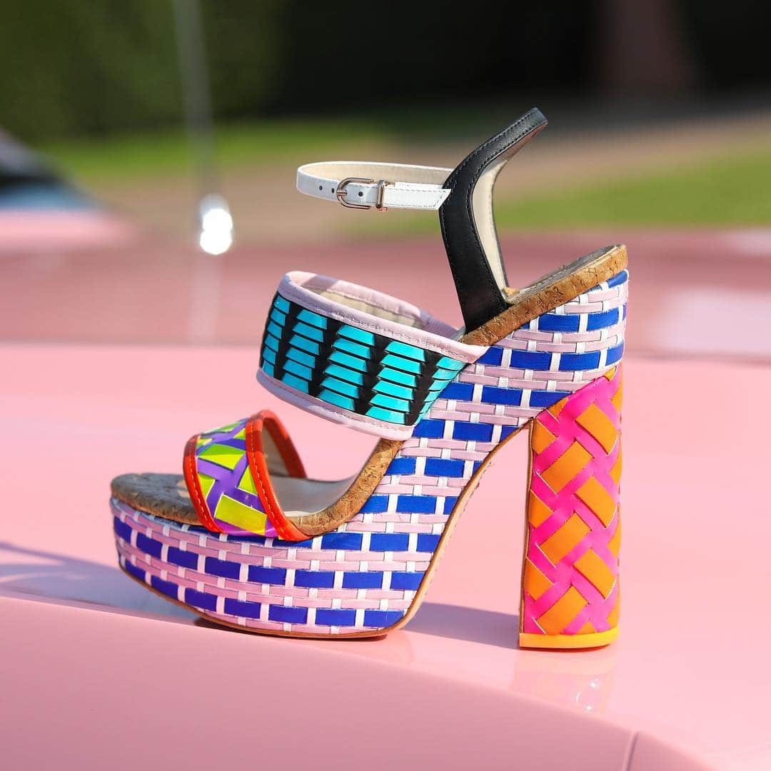 SOPHIA WEBSTERさんのインスタグラム写真 - (SOPHIA WEBSTERInstagram)「🆕🆕🆕 We call her ‘Celia’ 💕 Shop the ultimate #SS19 platform with @brownsfashion #SophiaWebster #BrownsFashion  #Vacation #Holiday #Summer #ColourBlock #Bold #Bright」3月25日 20時06分 - sophiawebster