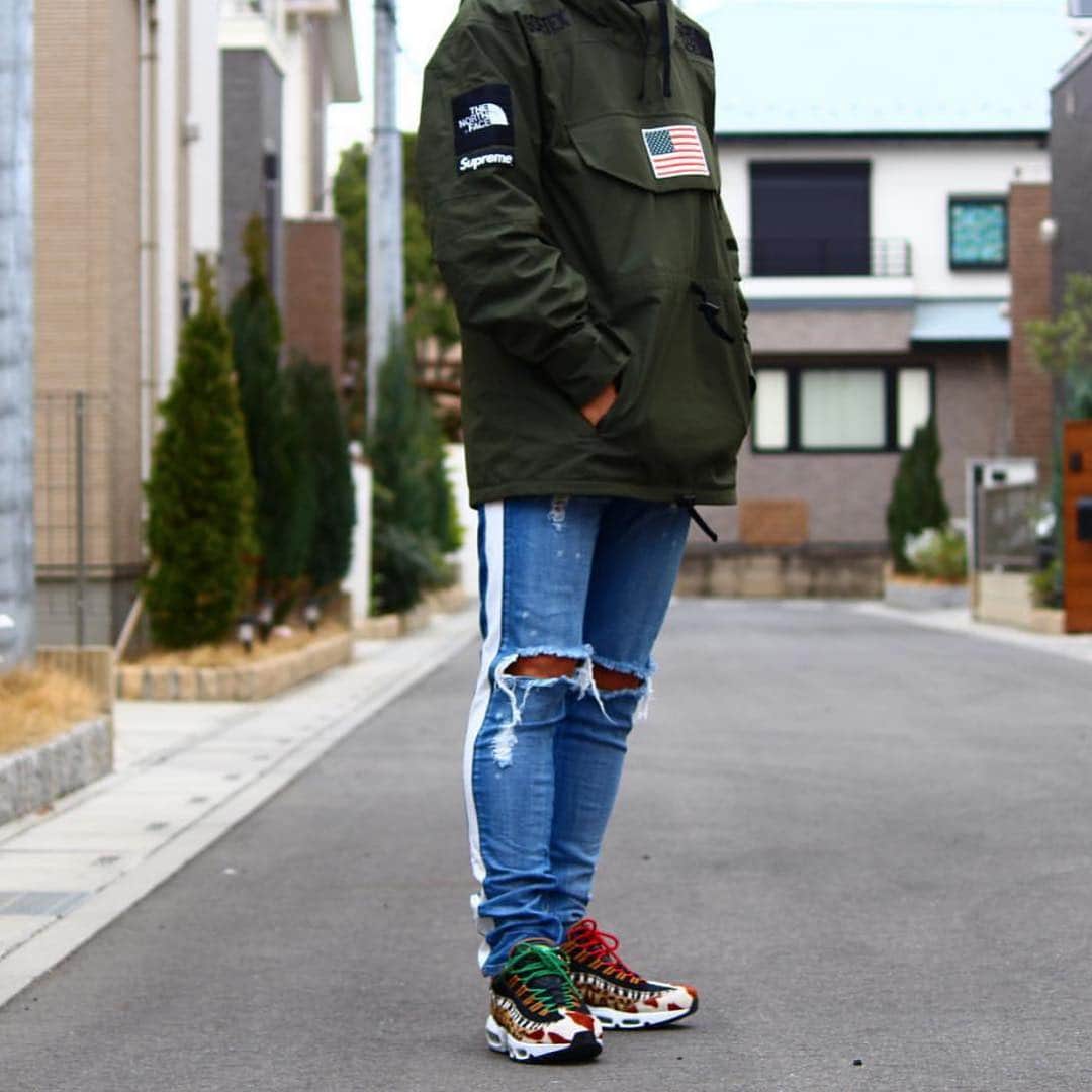 のインスタグラム：「. . . #ジャパスニピックアップ . . . model➡️ @al_sup_shinnojyo 👟 #NIKE #Airmax95animal  を使った#スニーカーコーデ ✨✨ ぜひ皆さんも参考にしてみては？💥💥 . . . #ジャパスニ #ジャパスニ女子 #ジャパスニピックアップ #sneaker #kicks #スニーカー #スニーカーコーデ #スニーカー男子 #スニーカー女子 #ナイキ #ナイキスニーカー #Airmax #Airmax95 #エアマックス #エアマックス95 #atmos  #supreme #supremenyc #シュプリーム #northface #supremenorthface」